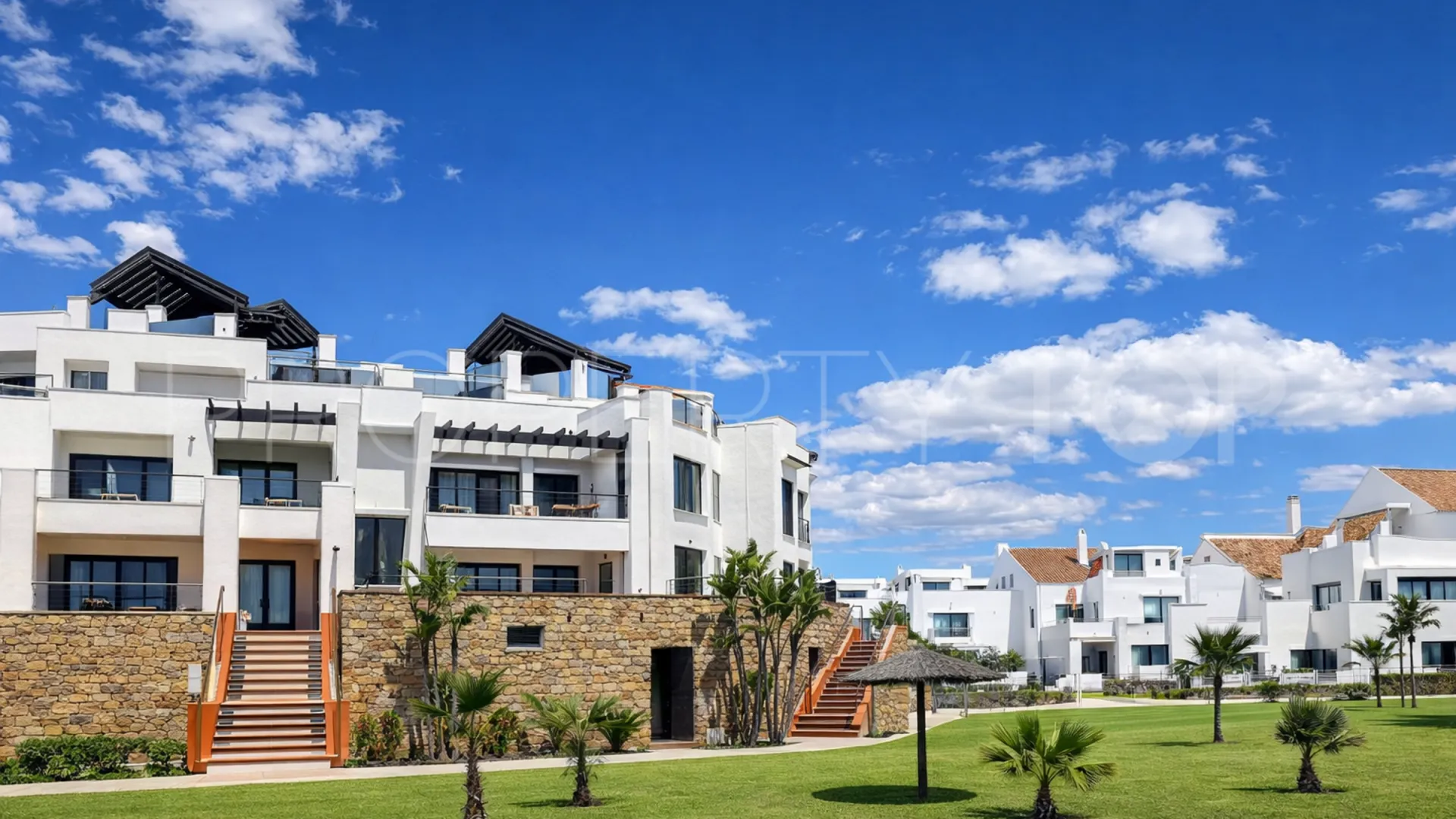 Se vende apartamento planta baja en Casares Playa de 2 dormitorios