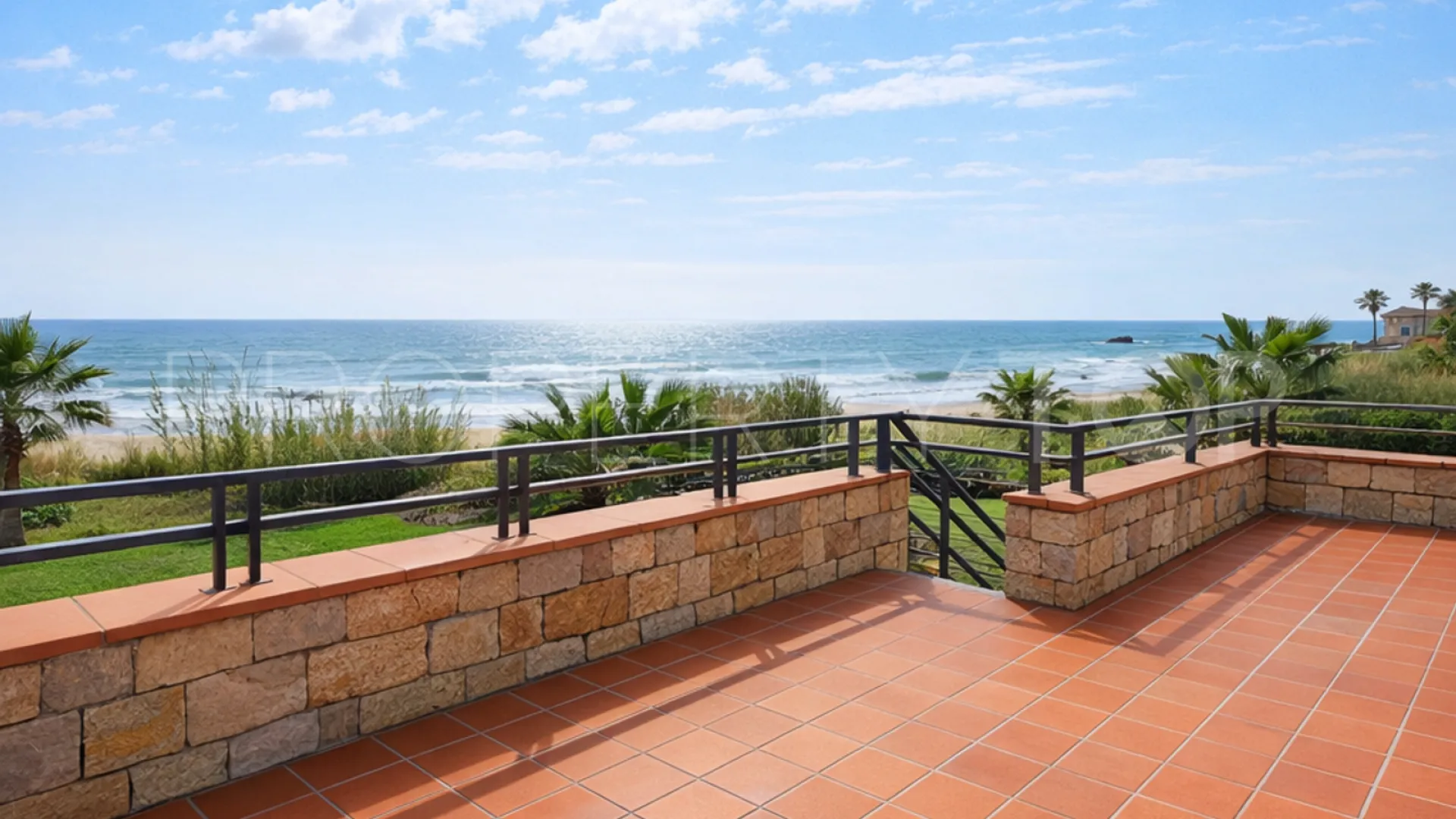 Se vende apartamento planta baja en Casares Playa de 2 dormitorios