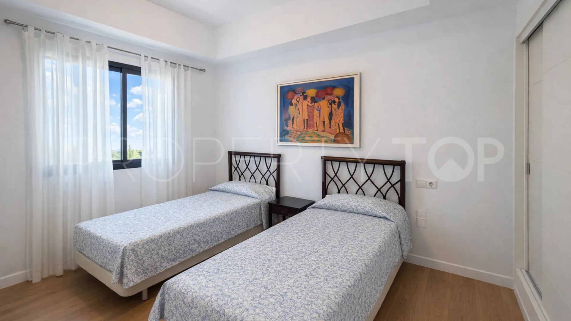 Se vende apartamento planta baja en Casares Playa de 2 dormitorios
