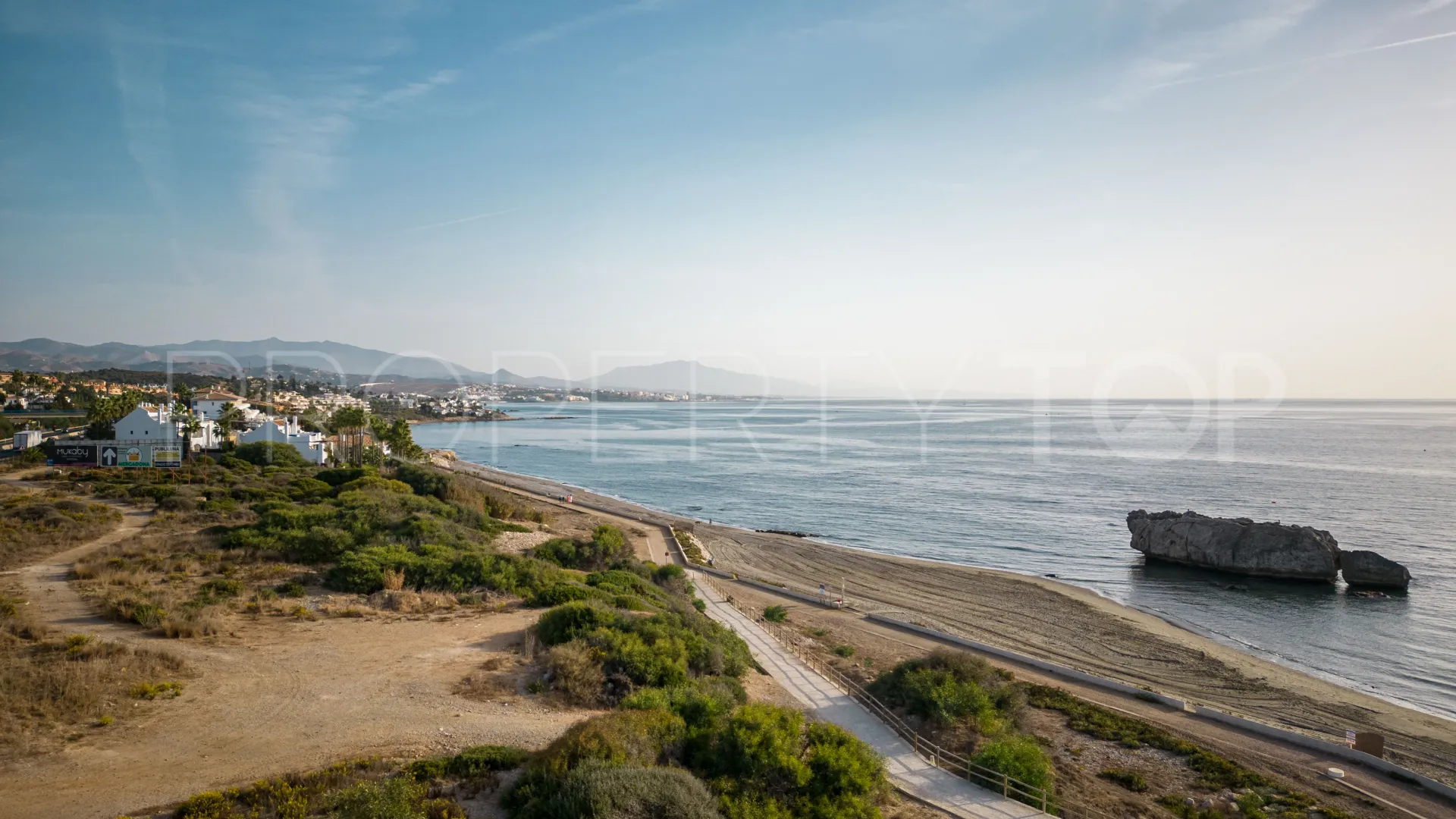 Se vende apartamento planta baja en Casares Playa de 2 dormitorios