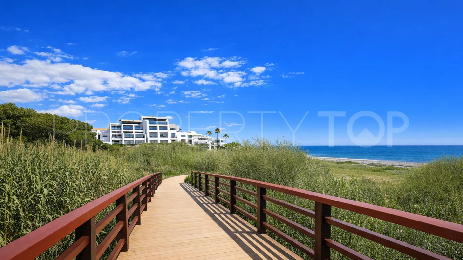 Se vende apartamento planta baja en Casares Playa de 2 dormitorios