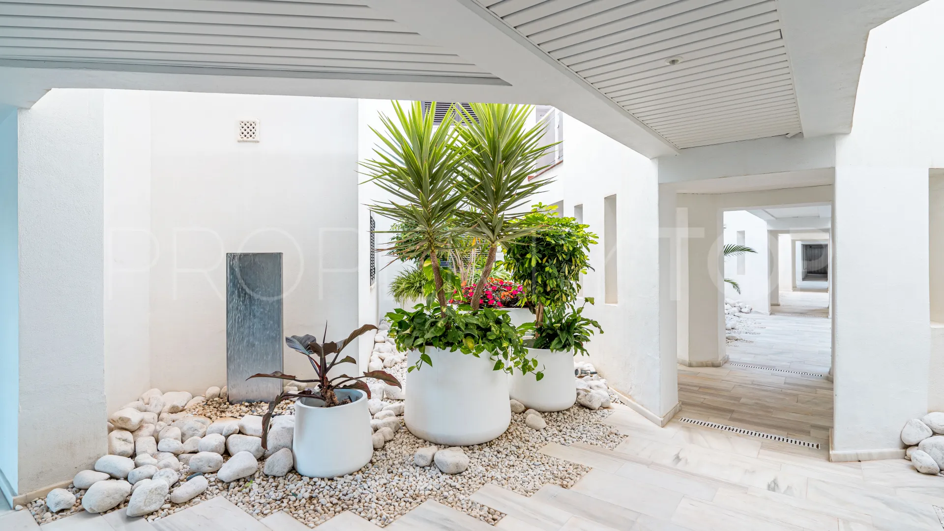 Se vende apartamento planta baja en Casares Playa de 2 dormitorios