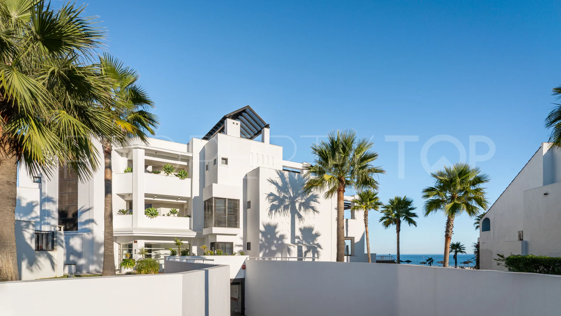Se vende apartamento planta baja en Casares Playa de 2 dormitorios