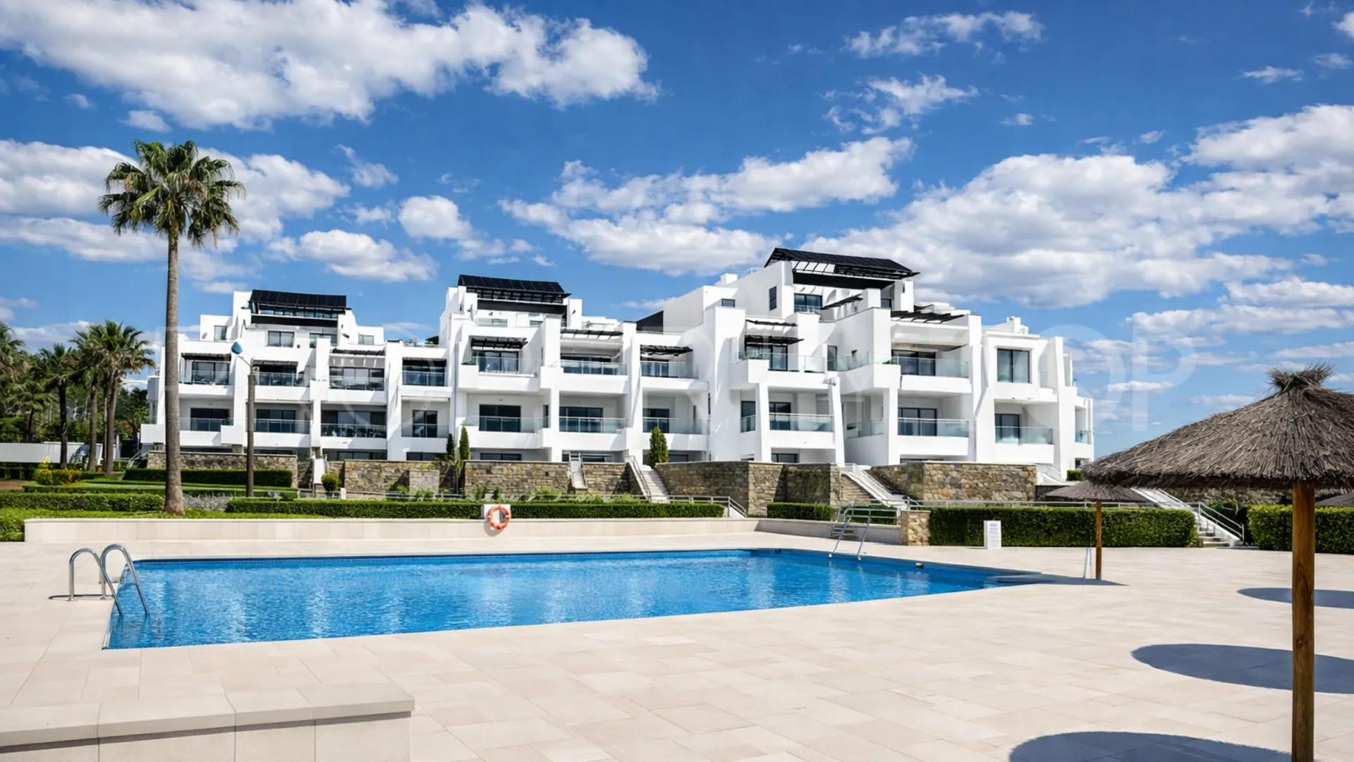 Se vende apartamento planta baja en Casares Playa de 2 dormitorios