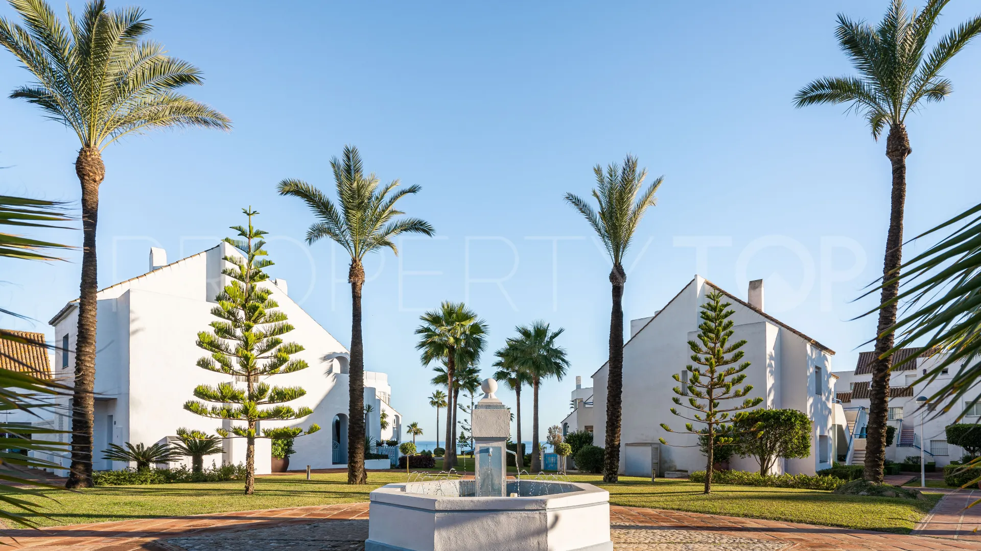 Se vende apartamento planta baja en Casares Playa de 2 dormitorios