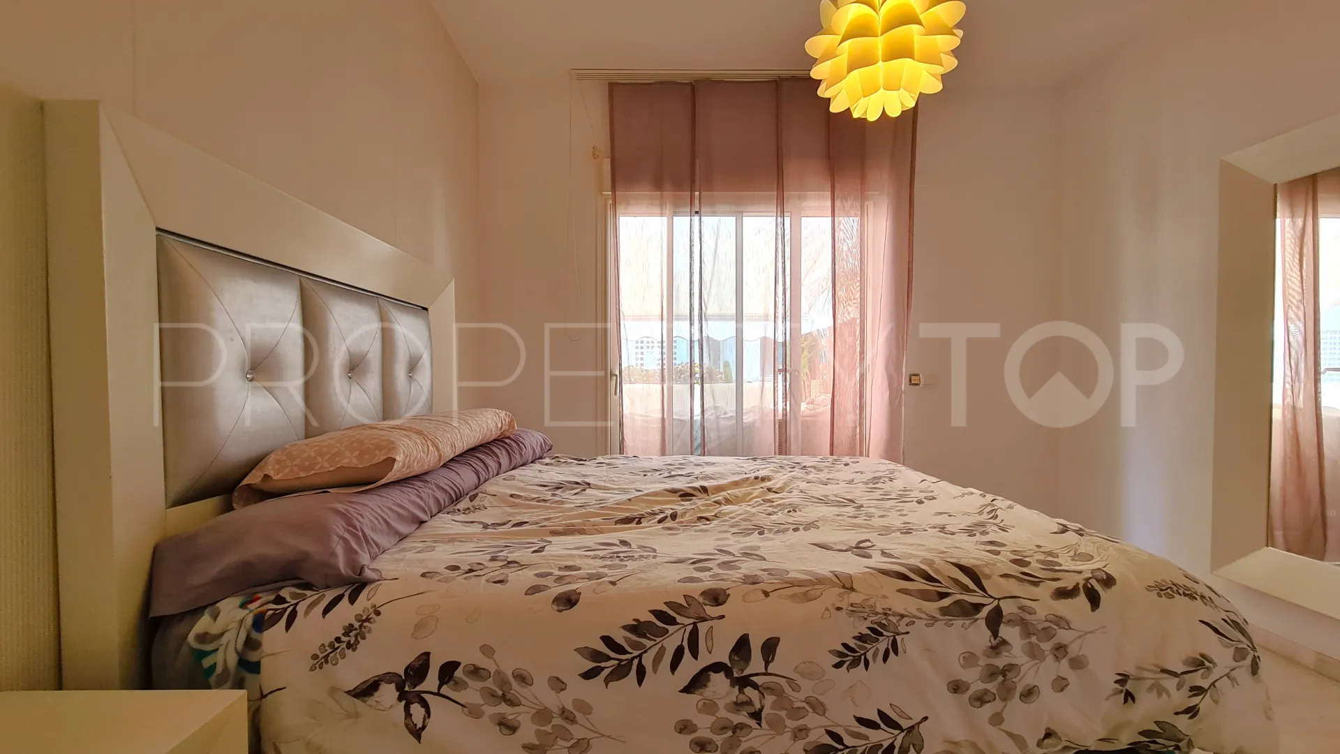 Apartamento a la venta en Estepona de 3 dormitorios