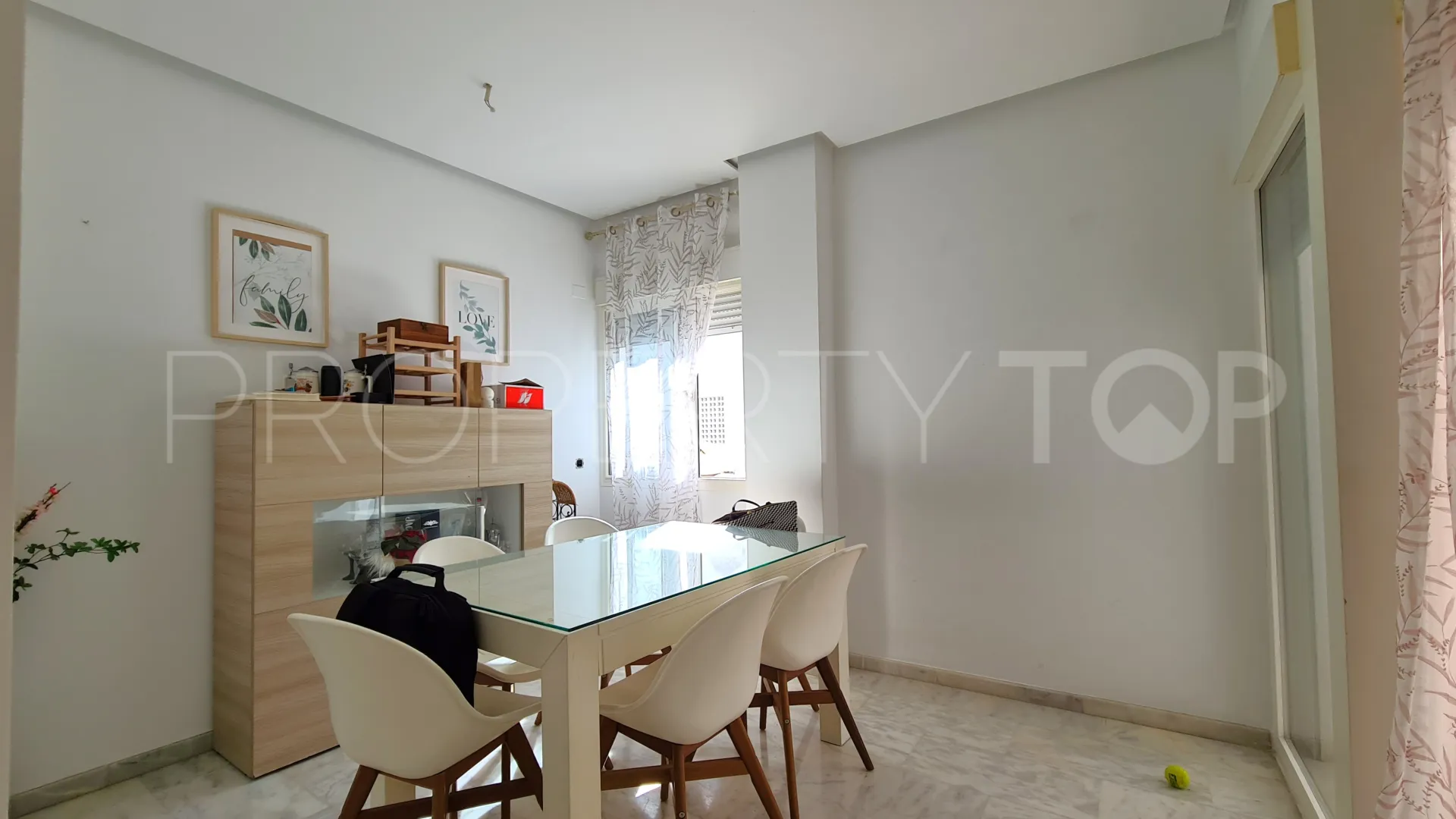 Apartamento a la venta en Estepona de 3 dormitorios