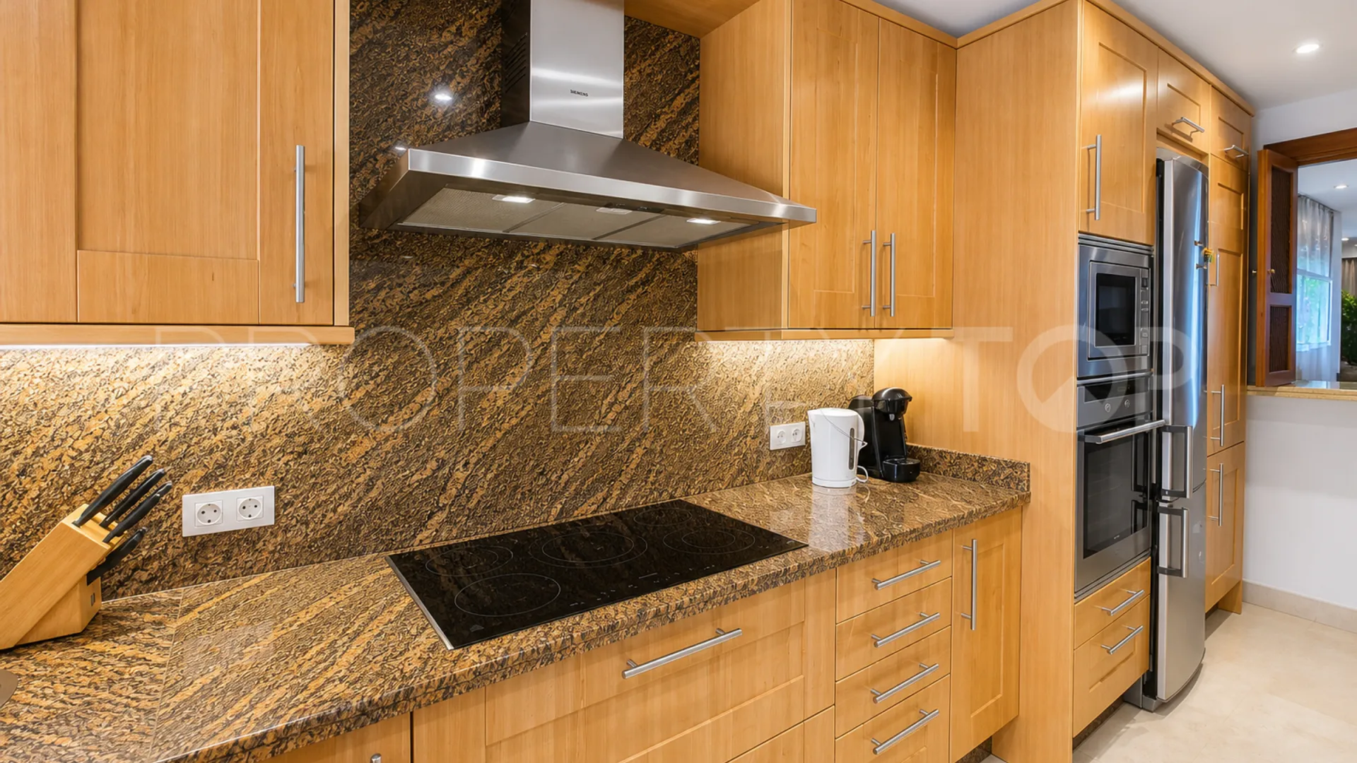 Se vende apartamento con 2 dormitorios en Estepona Este