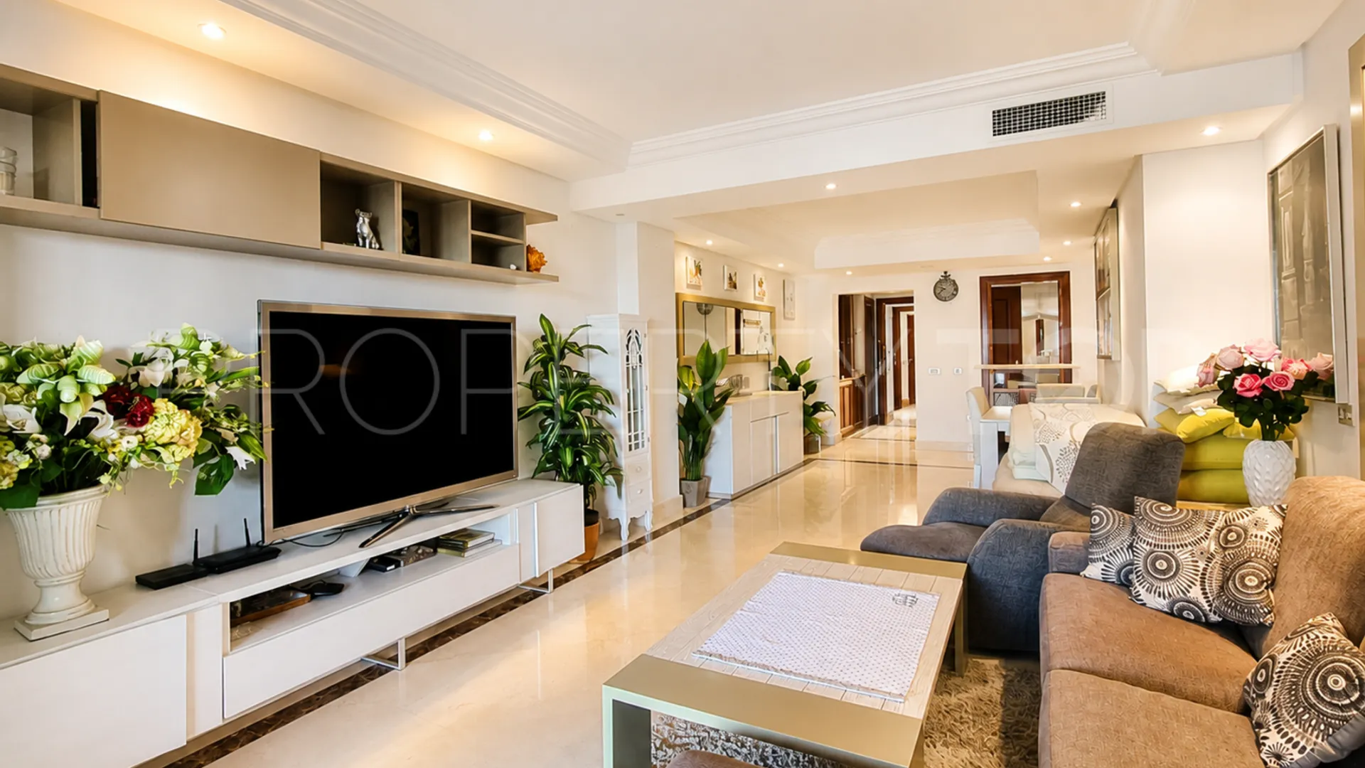 Se vende apartamento con 2 dormitorios en Estepona Este