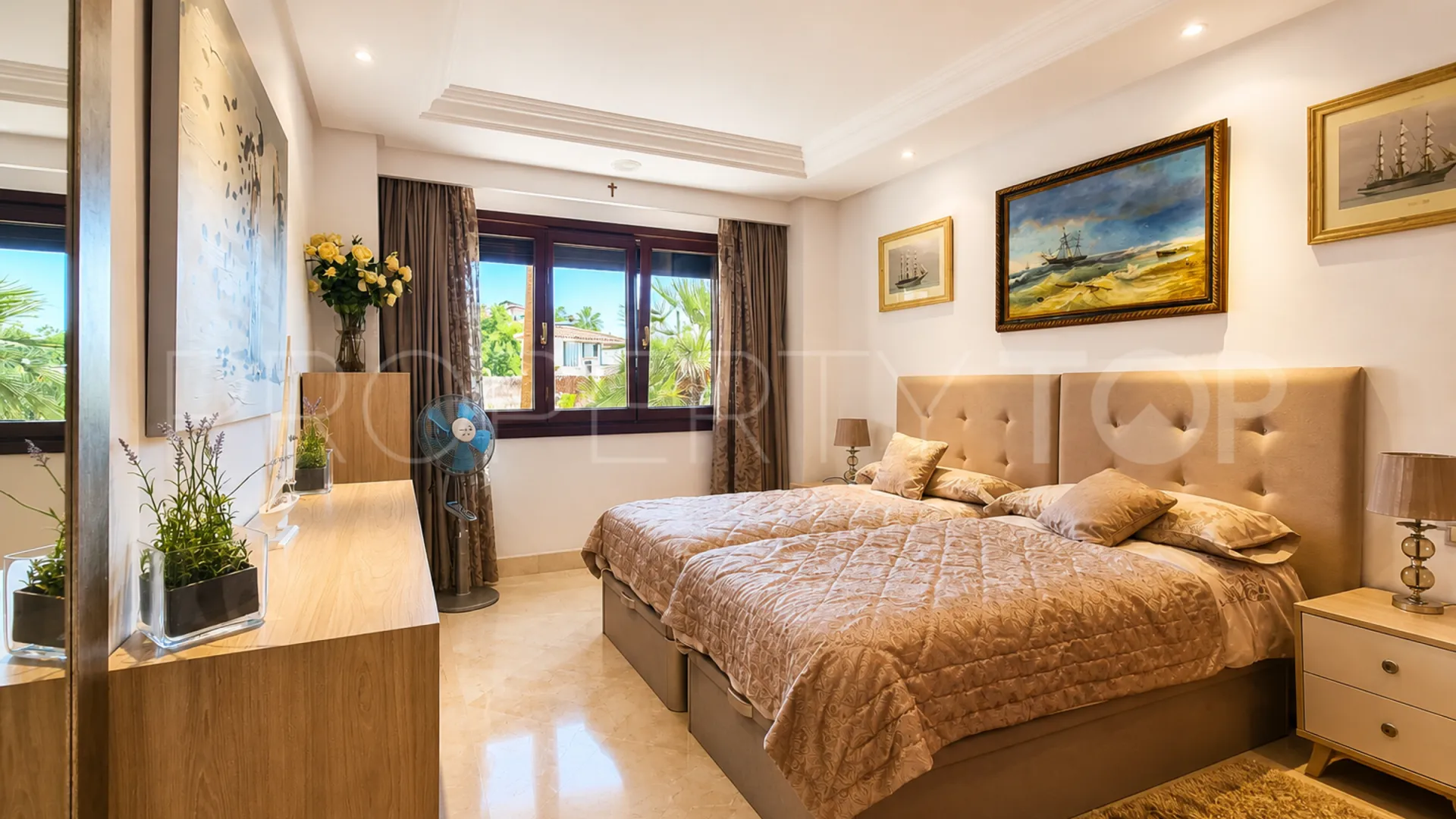 Se vende apartamento con 2 dormitorios en Estepona Este
