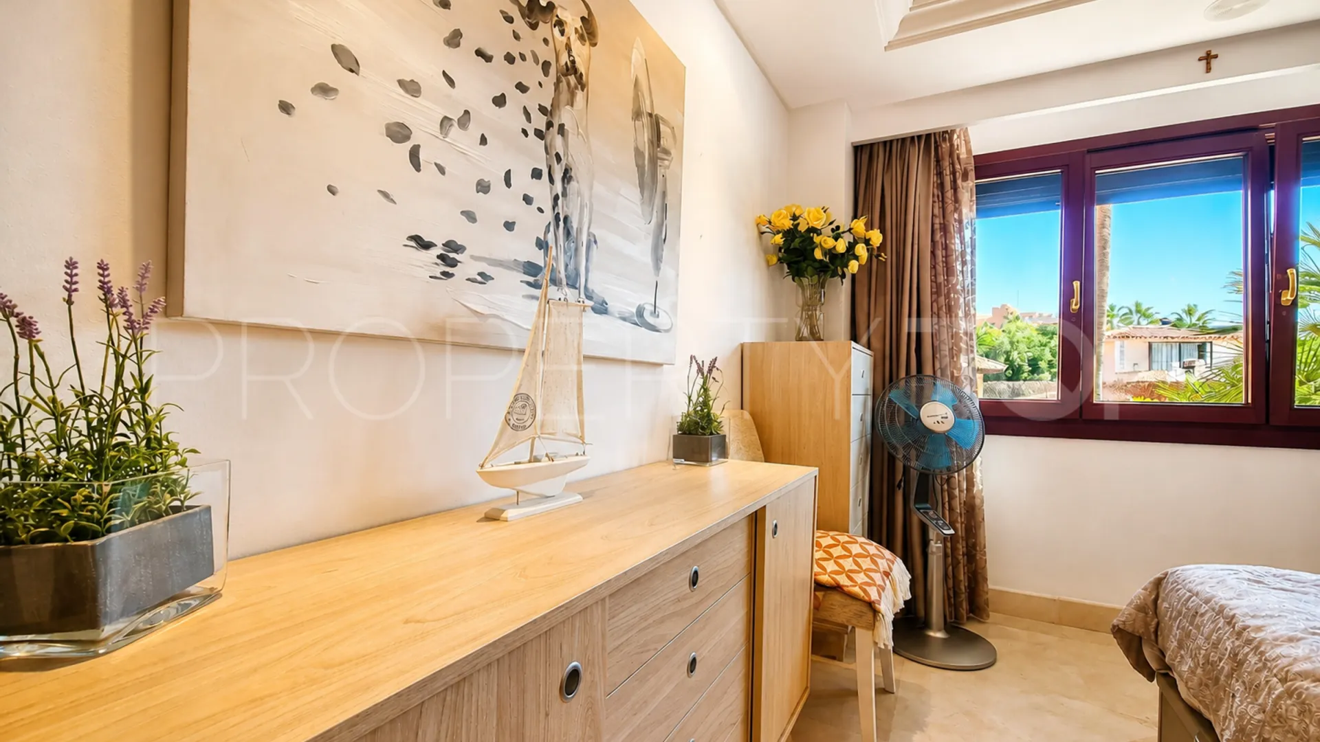 Se vende apartamento con 2 dormitorios en Estepona Este