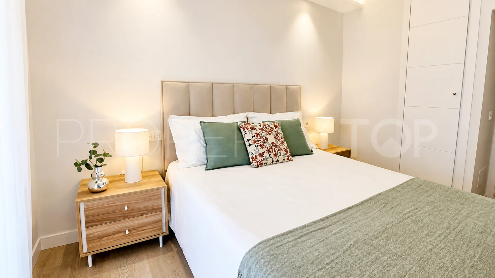 For sale 2 bedrooms apartment in Sabinillas