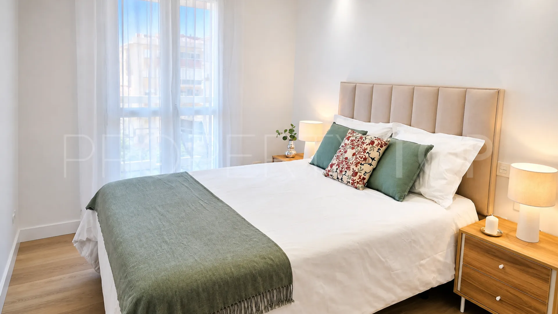 For sale 2 bedrooms apartment in Sabinillas