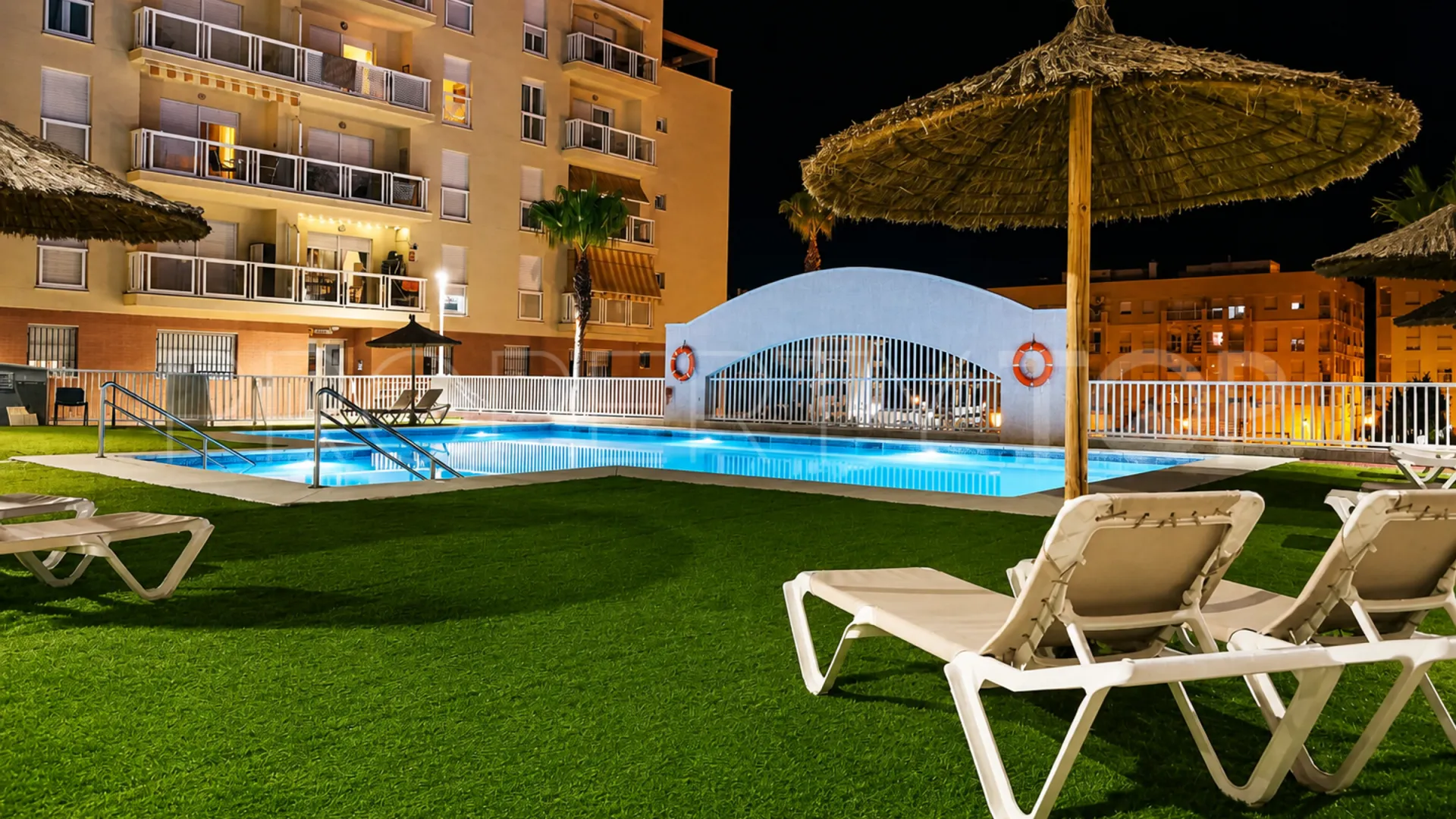 For sale 2 bedrooms apartment in Sabinillas
