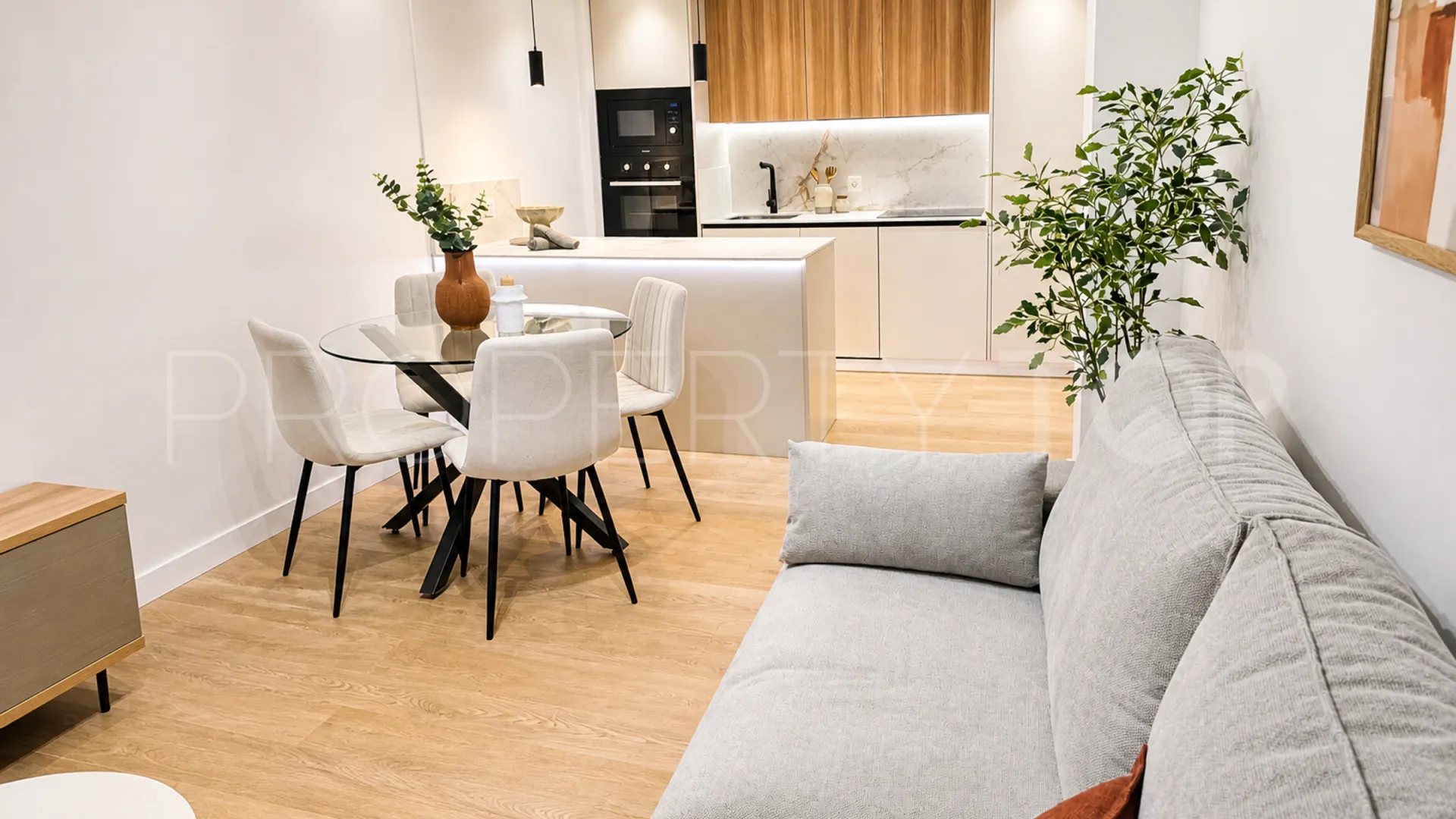 For sale 2 bedrooms apartment in Sabinillas