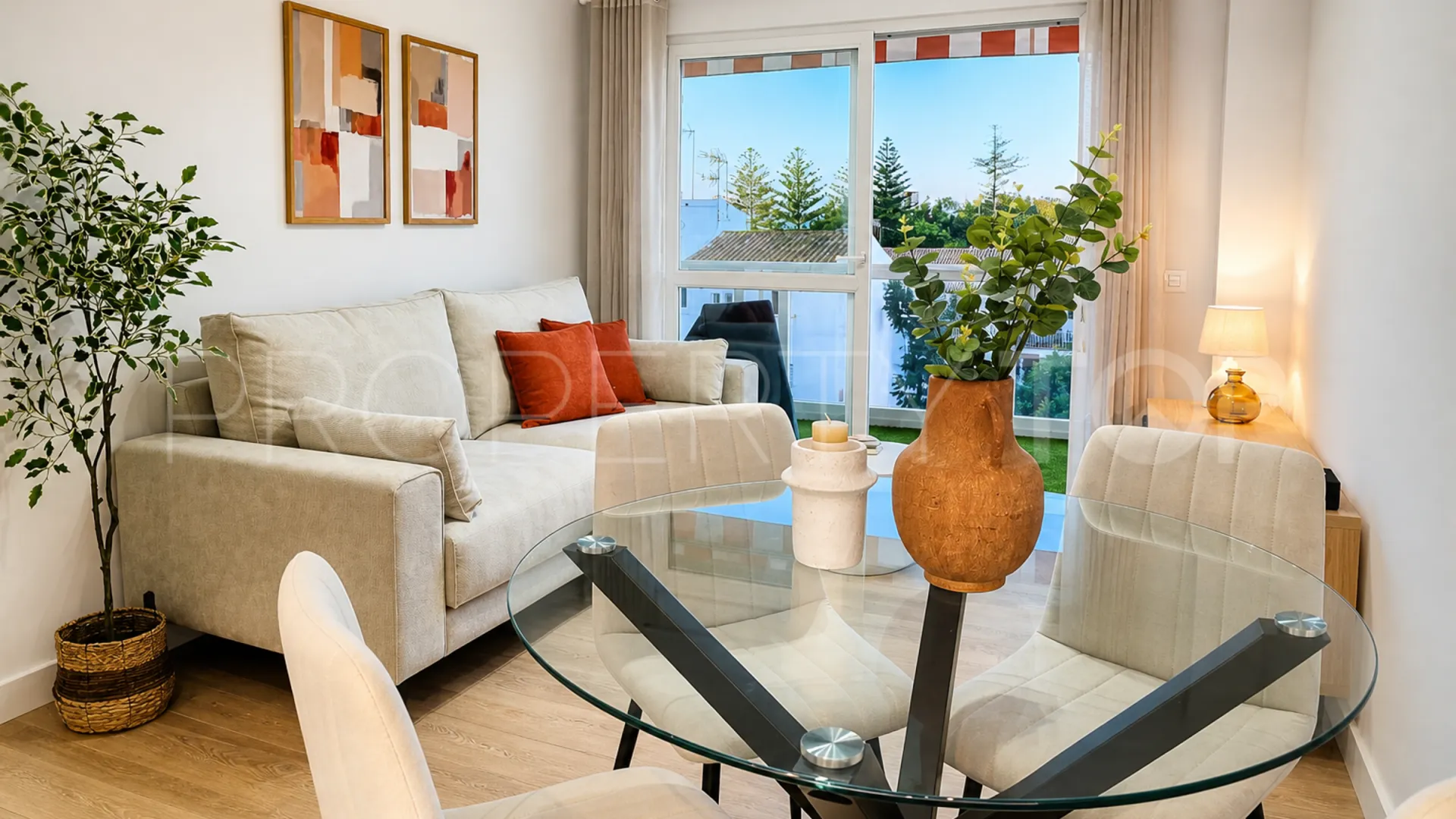 For sale 2 bedrooms apartment in Sabinillas