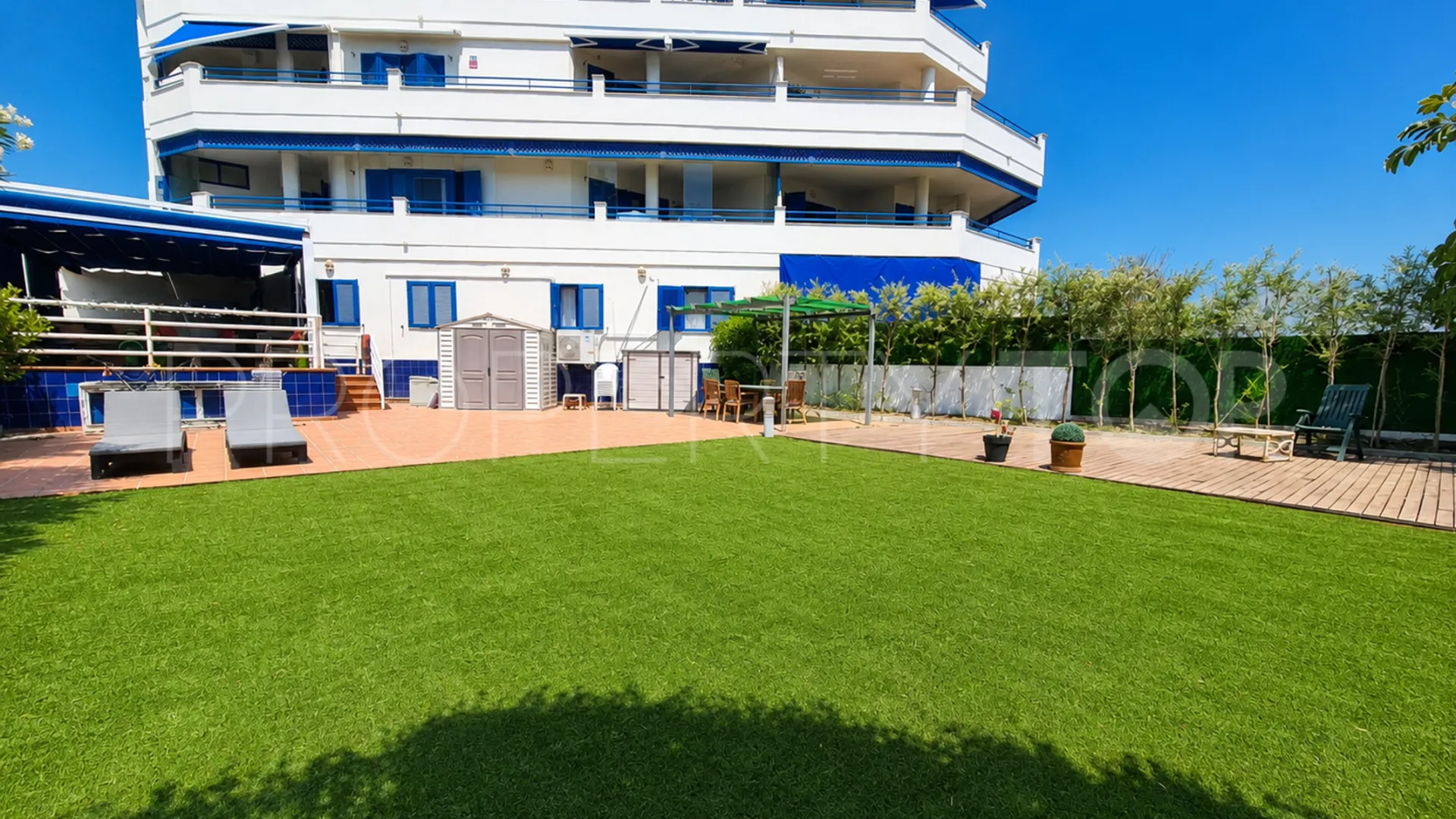 Apartamento planta baja en venta con 3 dormitorios en Sabinillas