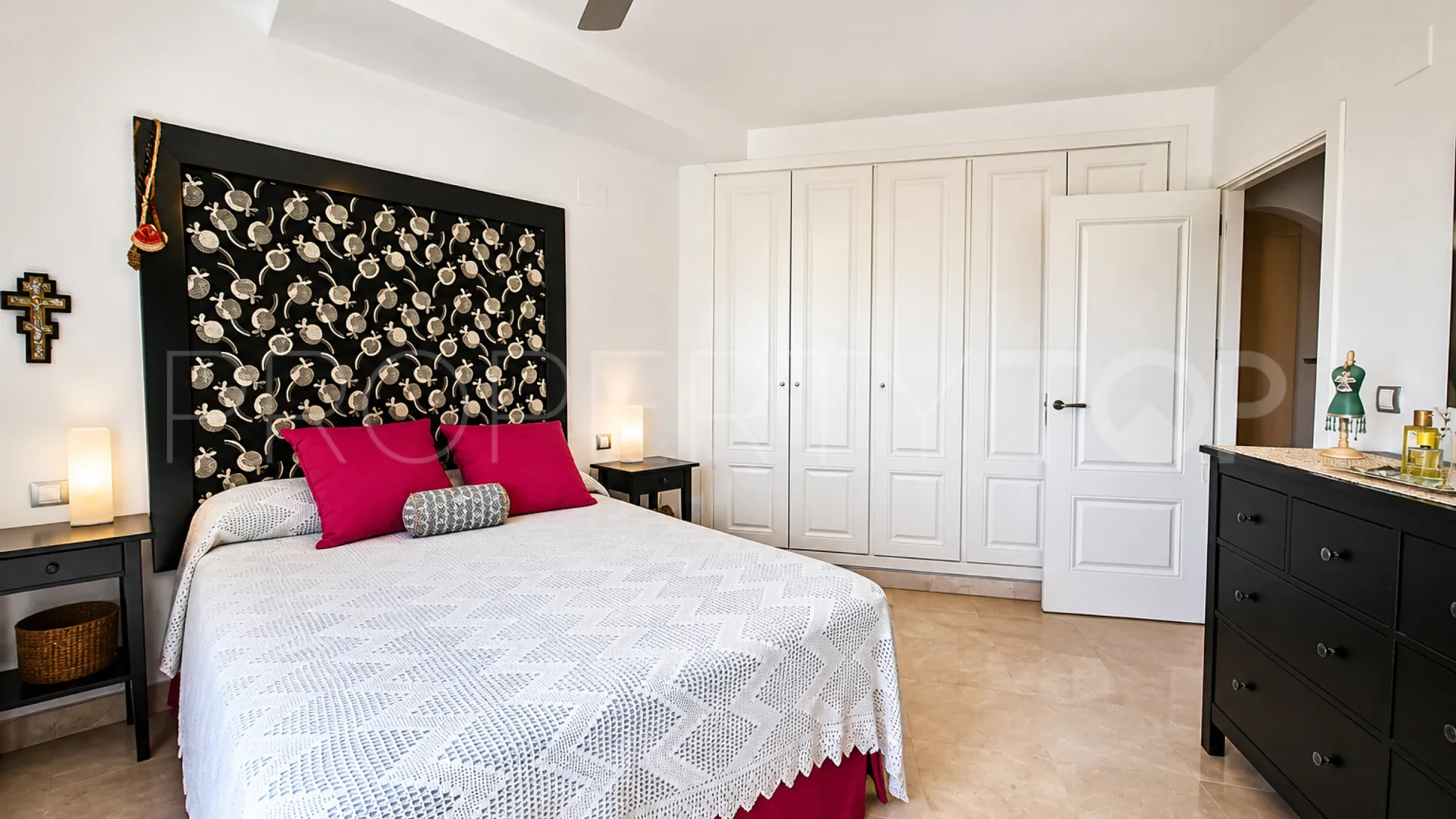 Apartamento planta baja en venta con 3 dormitorios en Sabinillas