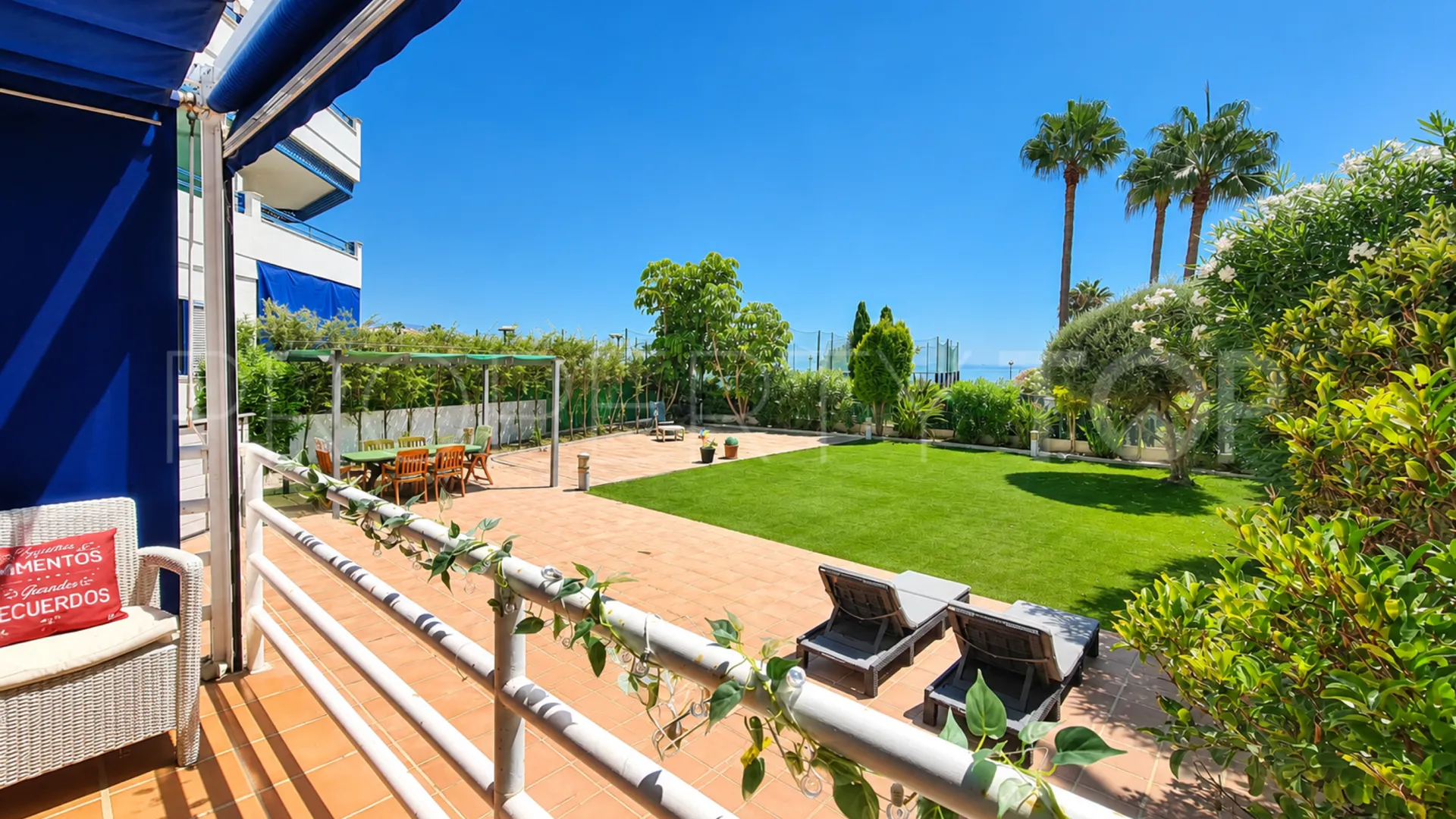 Apartamento planta baja en venta con 3 dormitorios en Sabinillas