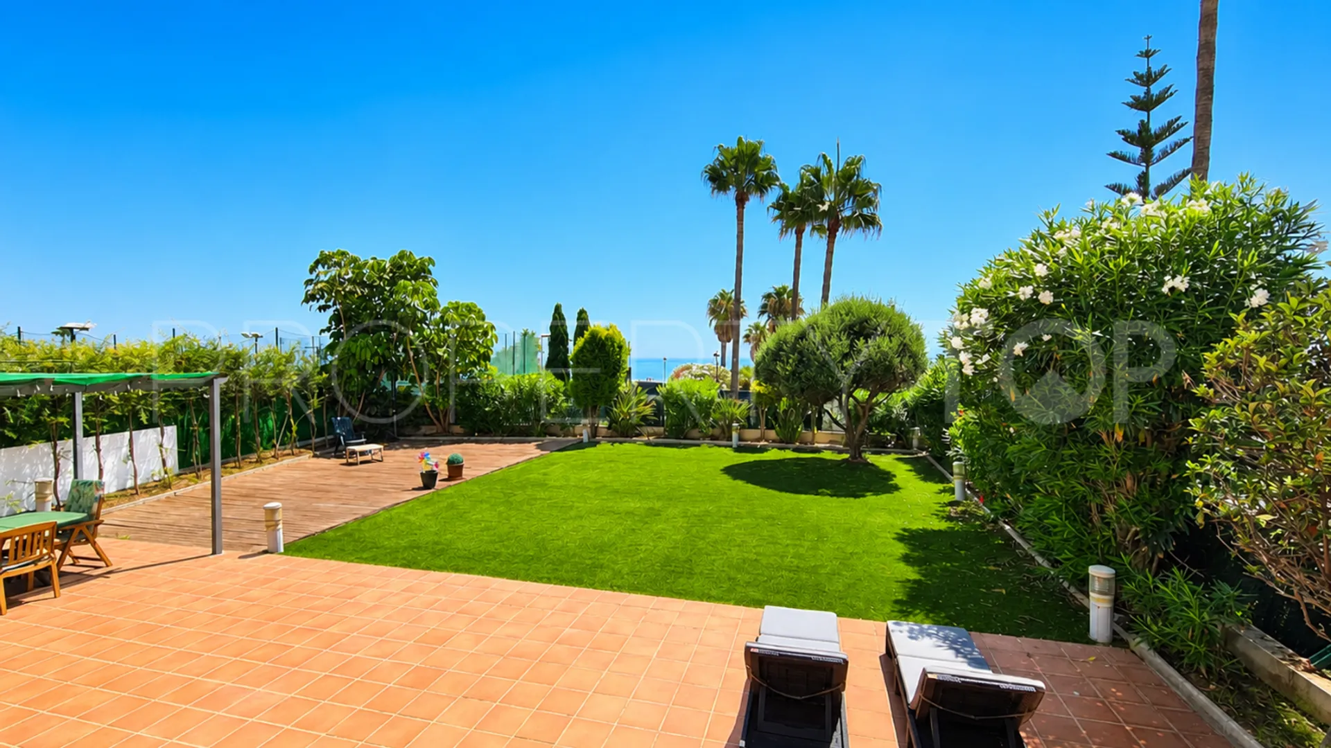 Apartamento planta baja en venta con 3 dormitorios en Sabinillas
