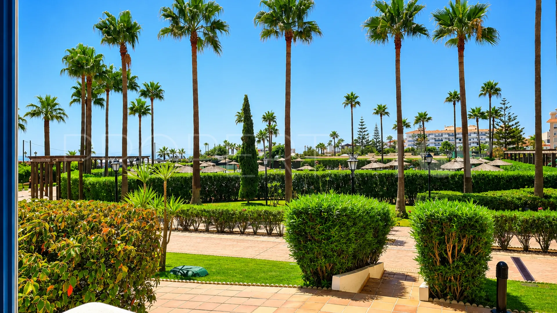 Apartamento planta baja en venta con 3 dormitorios en Sabinillas