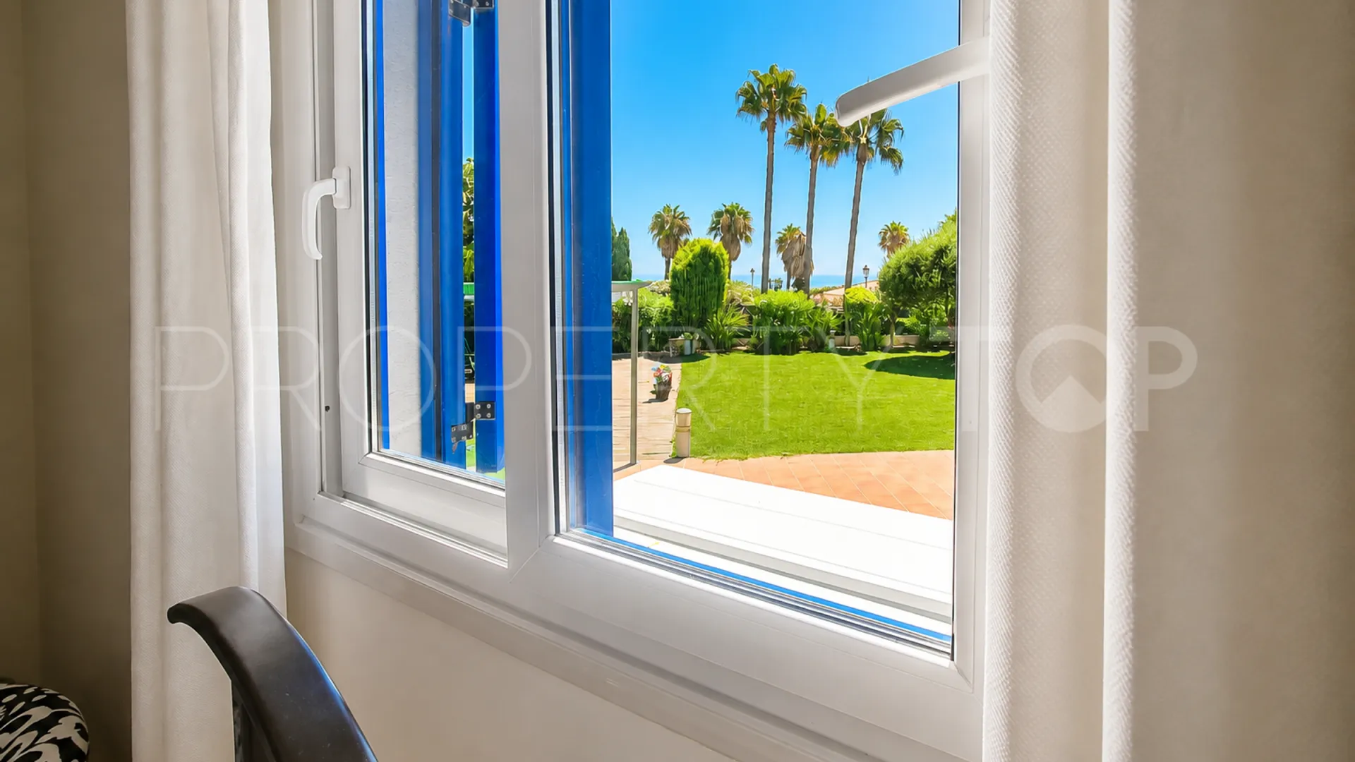 Apartamento planta baja en venta con 3 dormitorios en Sabinillas