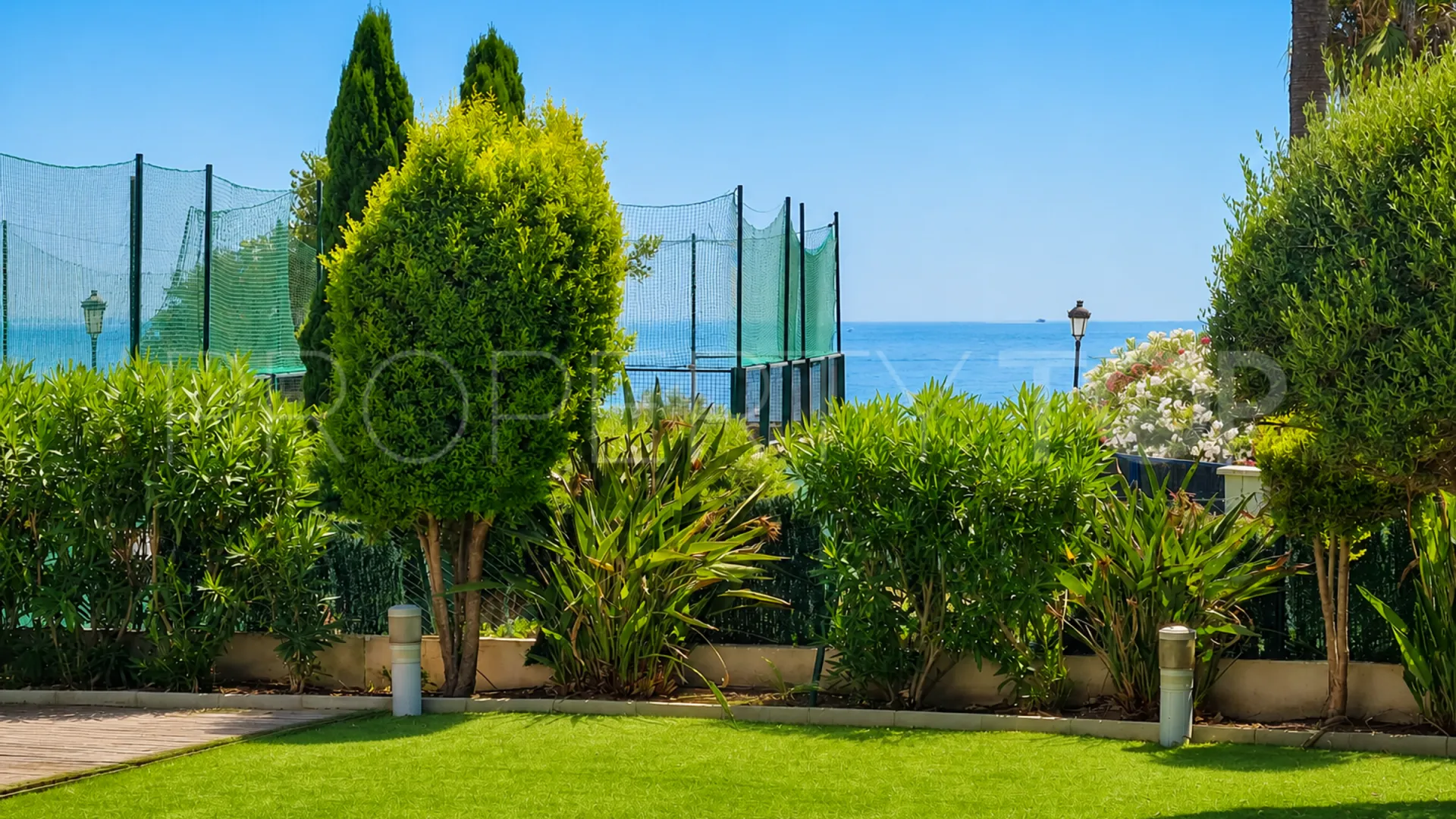 Apartamento planta baja en venta con 3 dormitorios en Sabinillas