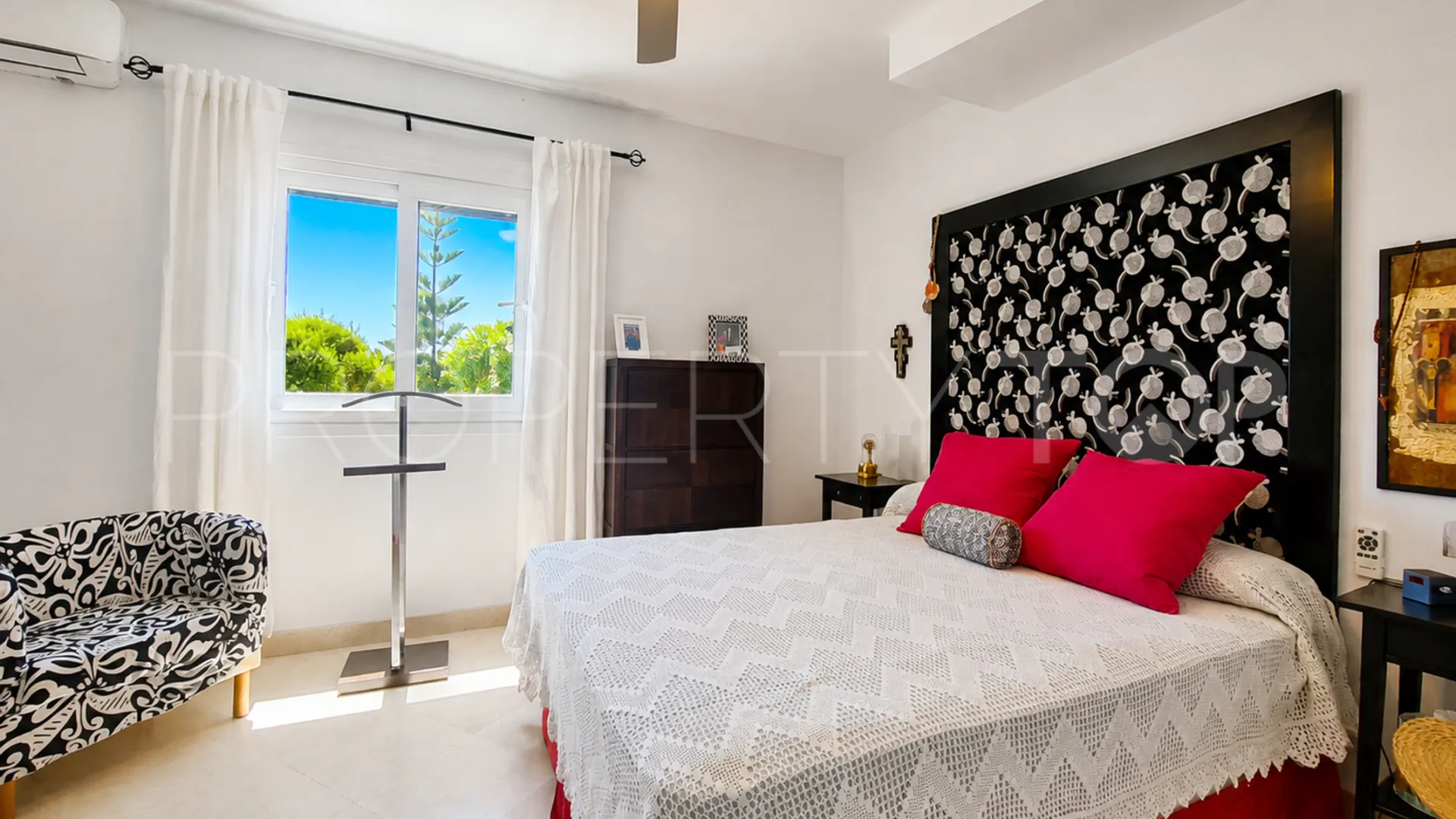 Apartamento planta baja en venta con 3 dormitorios en Sabinillas