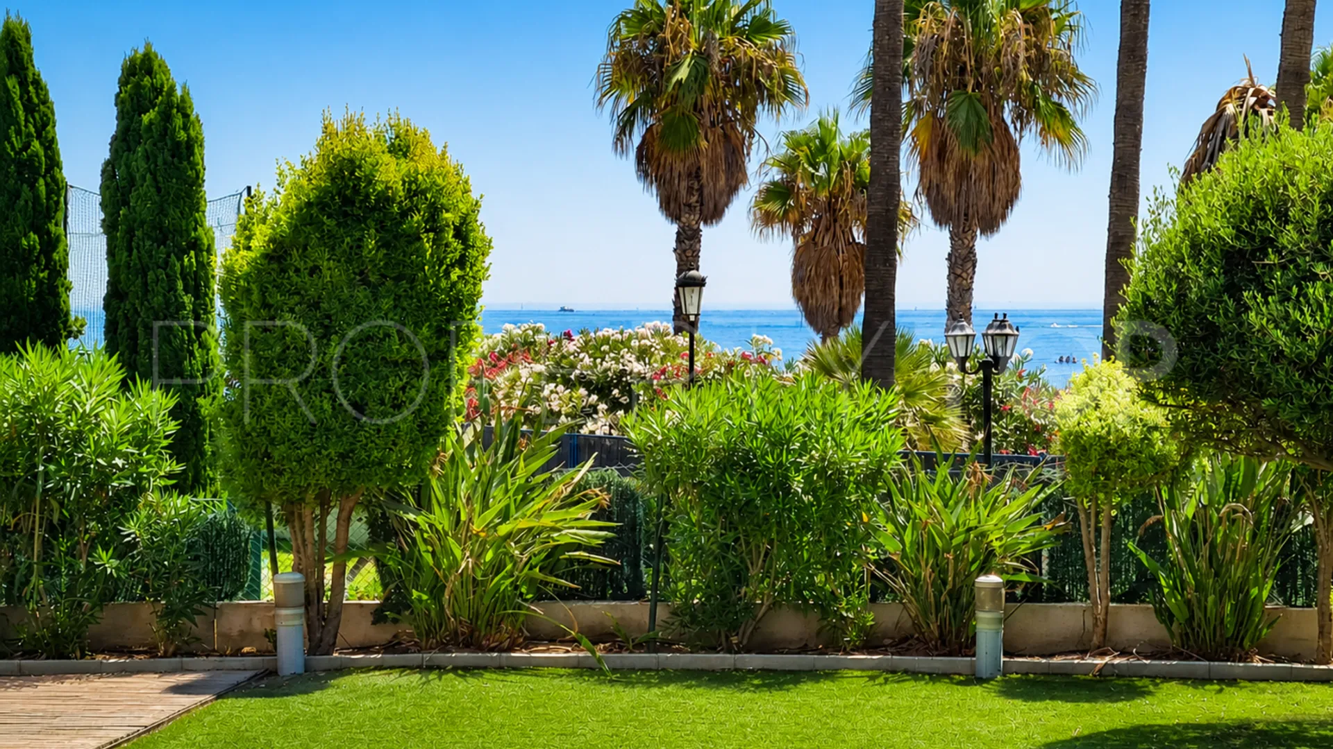 Apartamento planta baja en venta con 3 dormitorios en Sabinillas