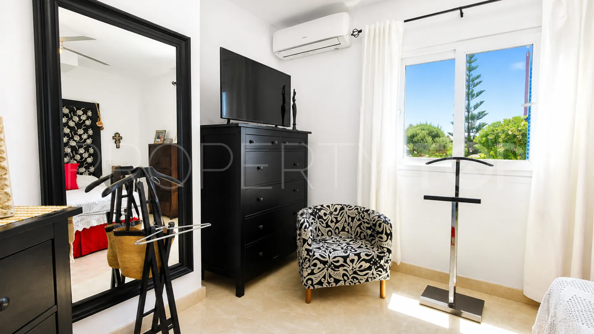 Apartamento planta baja en venta con 3 dormitorios en Sabinillas