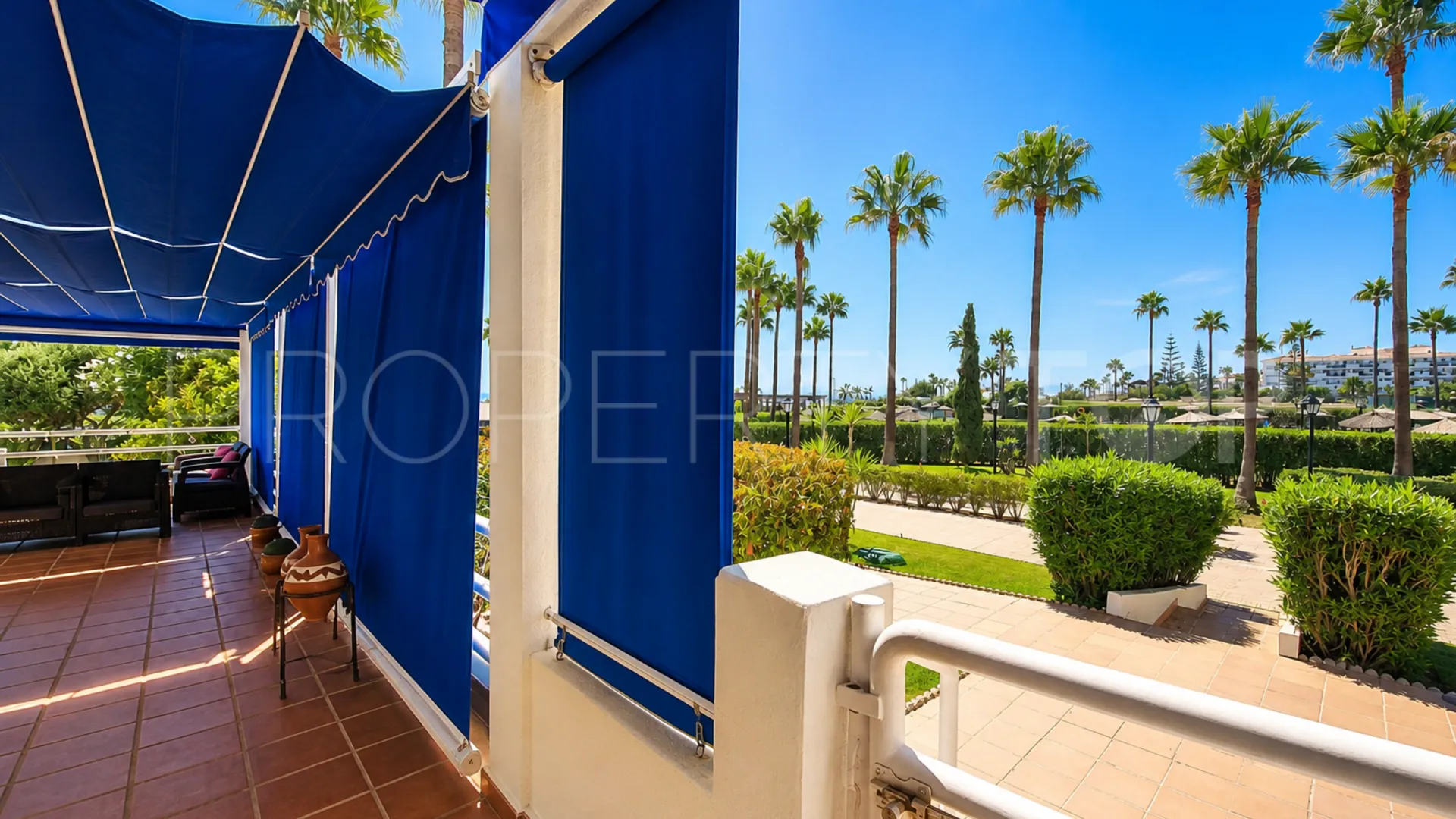 Apartamento planta baja en venta con 3 dormitorios en Sabinillas