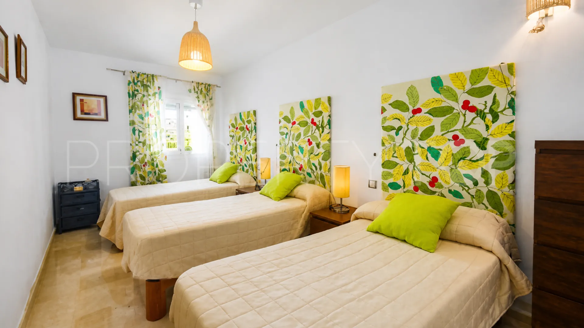 Apartamento planta baja en venta con 3 dormitorios en Sabinillas