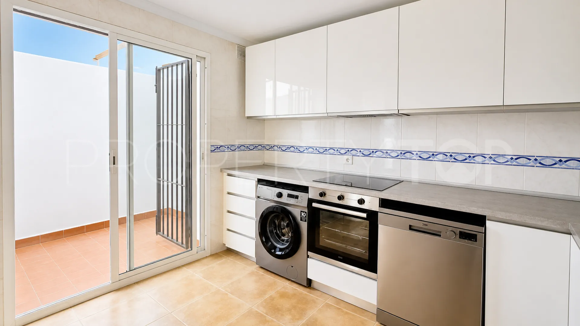 Town house for sale in Manilva with 3 bedrooms