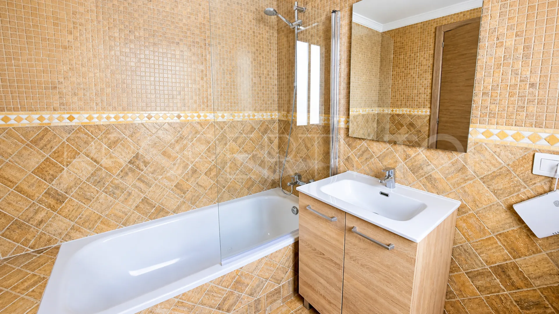 Town house for sale in Manilva with 3 bedrooms