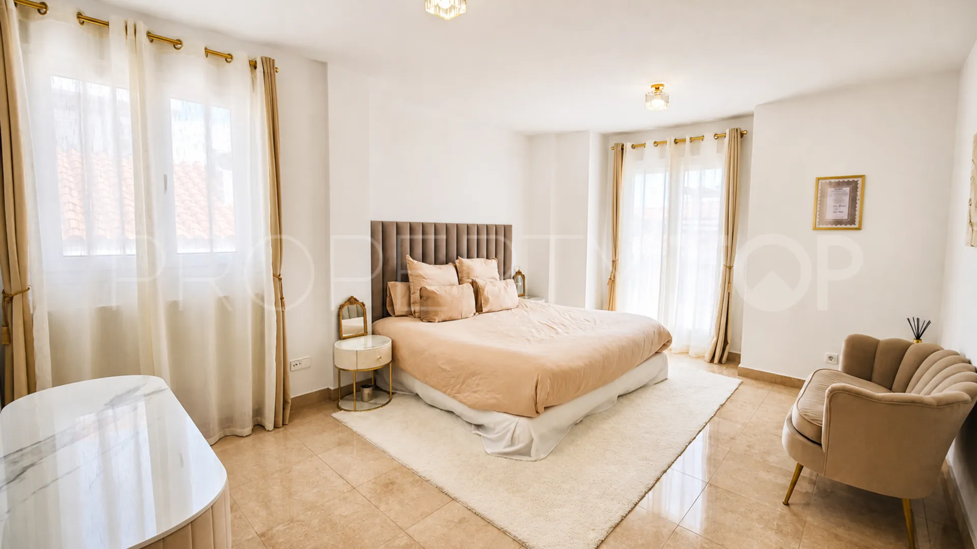Villa for sale in La Duquesa
