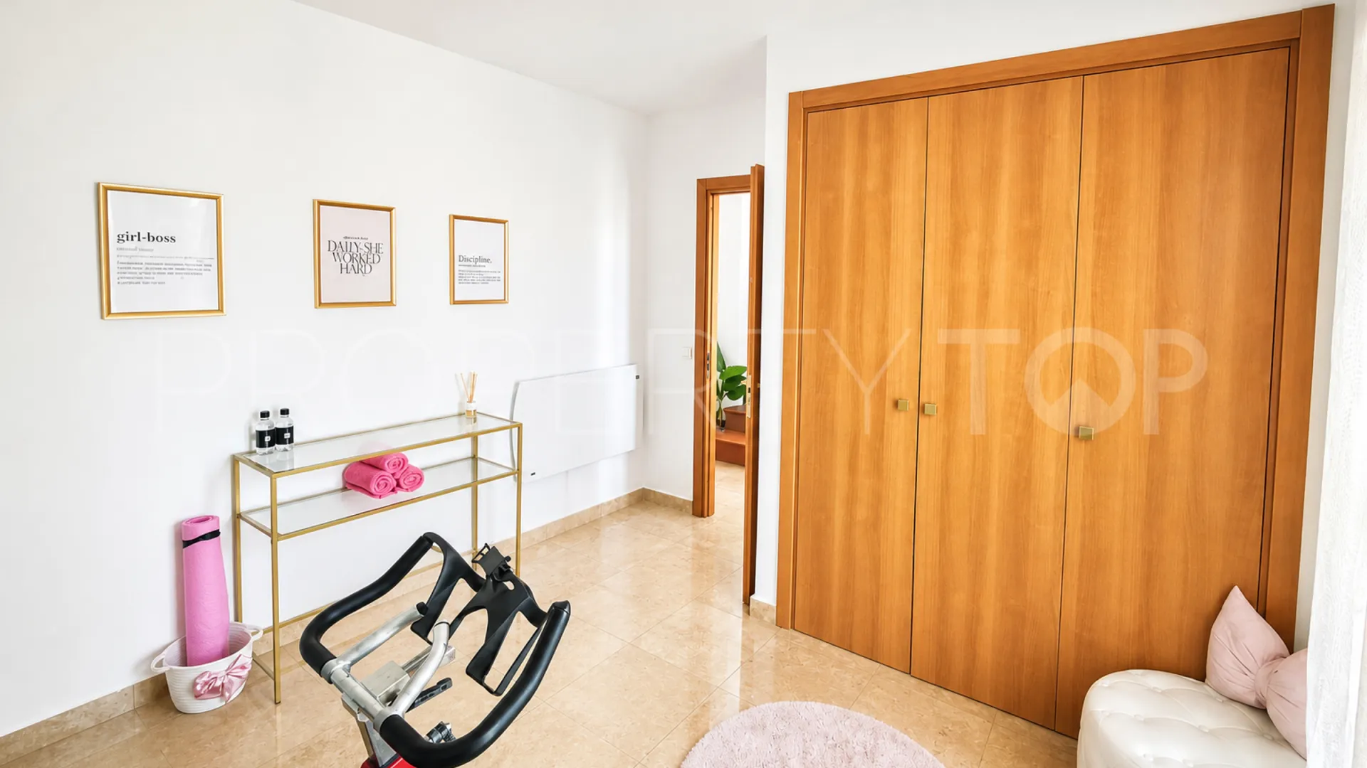 Villa for sale in La Duquesa