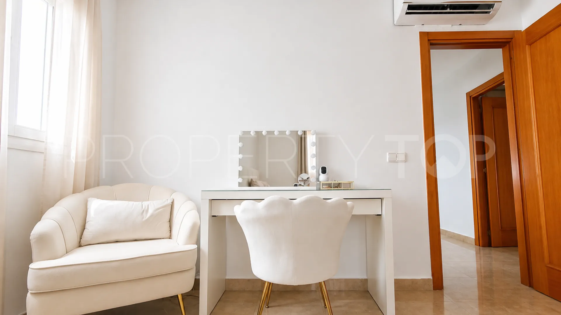 Villa for sale in La Duquesa