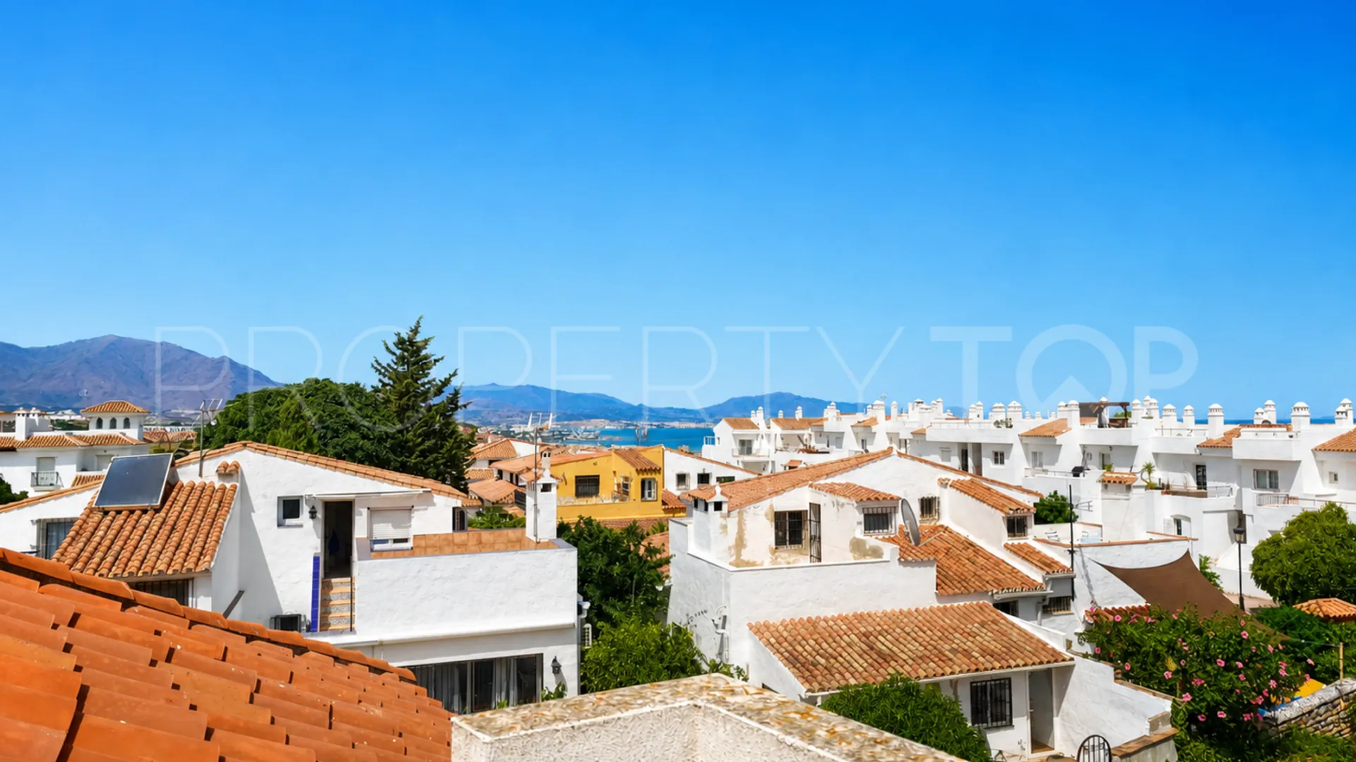 Villa for sale in La Duquesa
