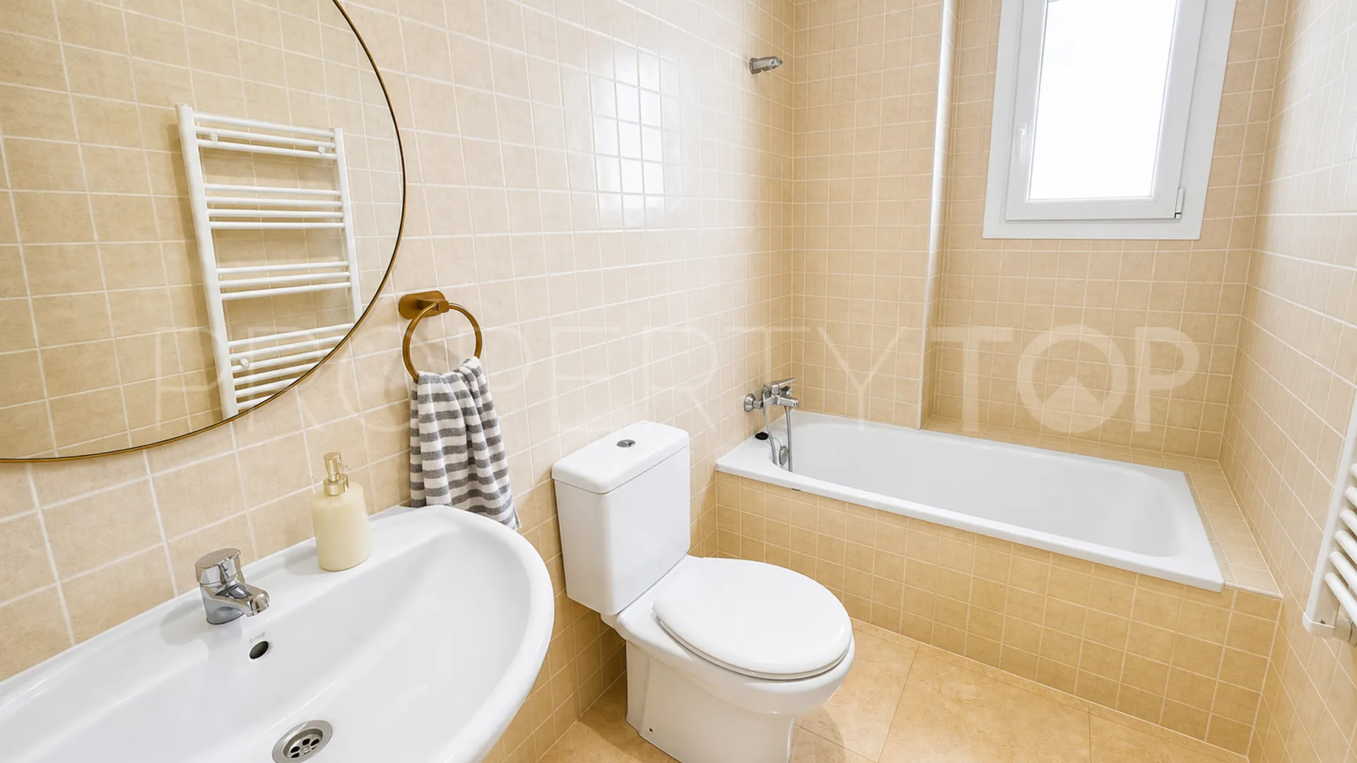 Villa for sale in La Duquesa