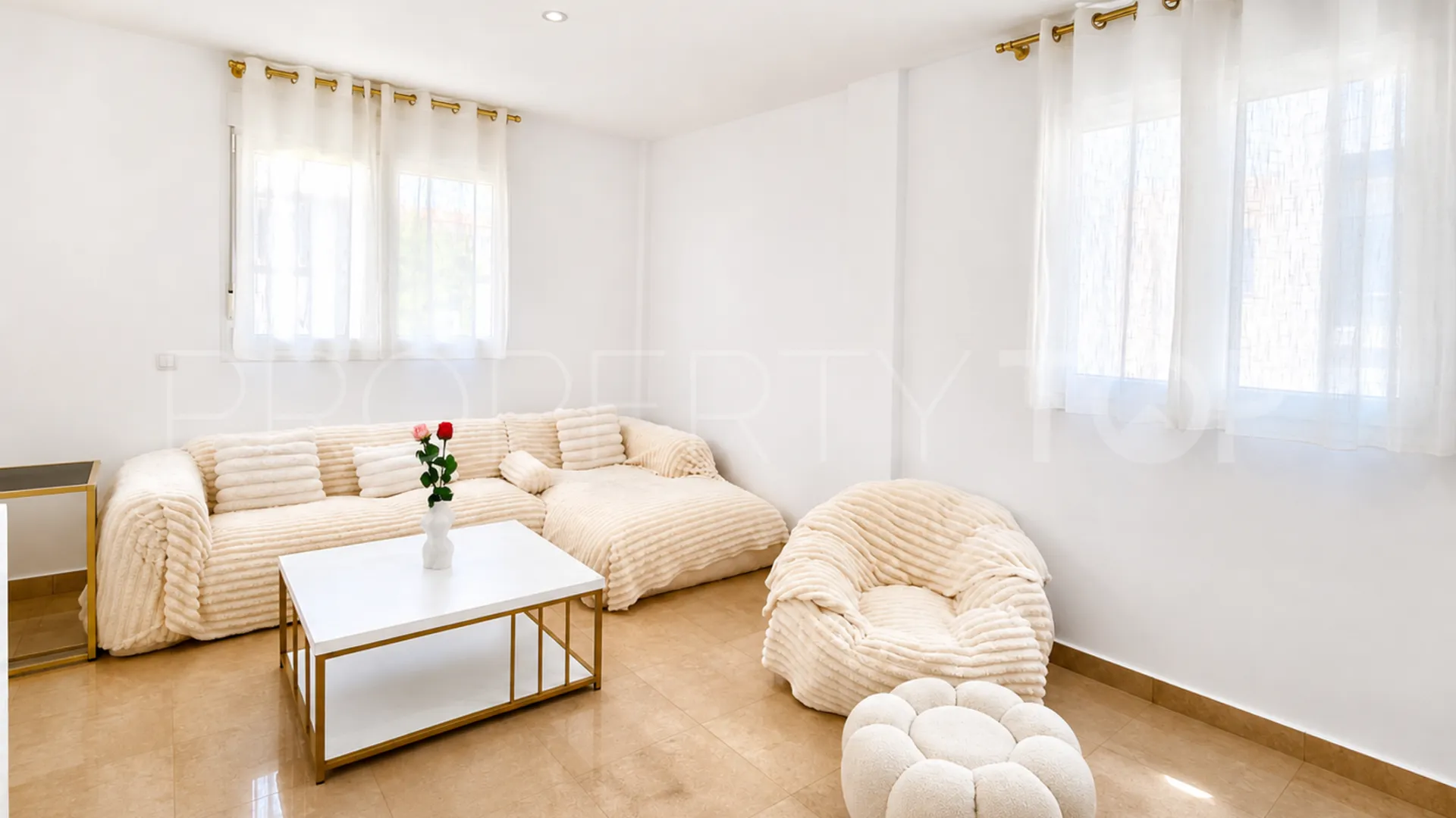 Villa for sale in La Duquesa