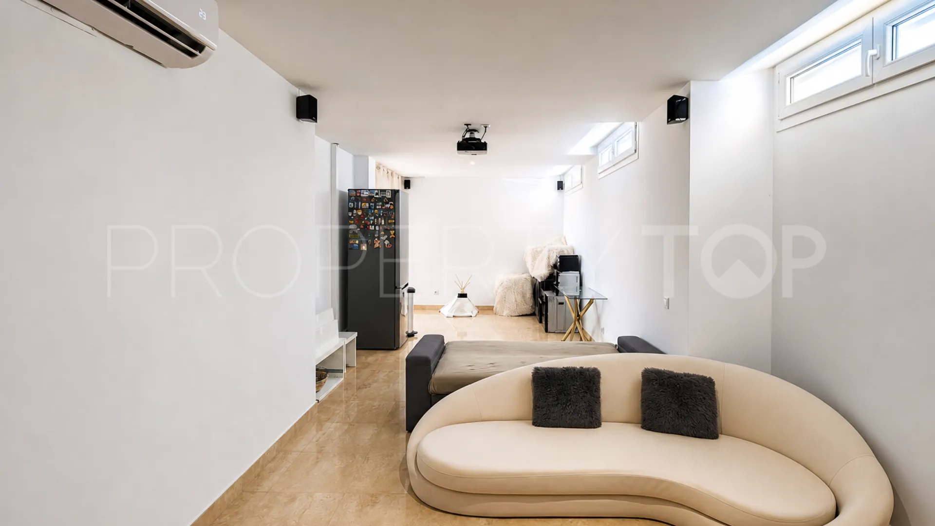 Villa for sale in La Duquesa