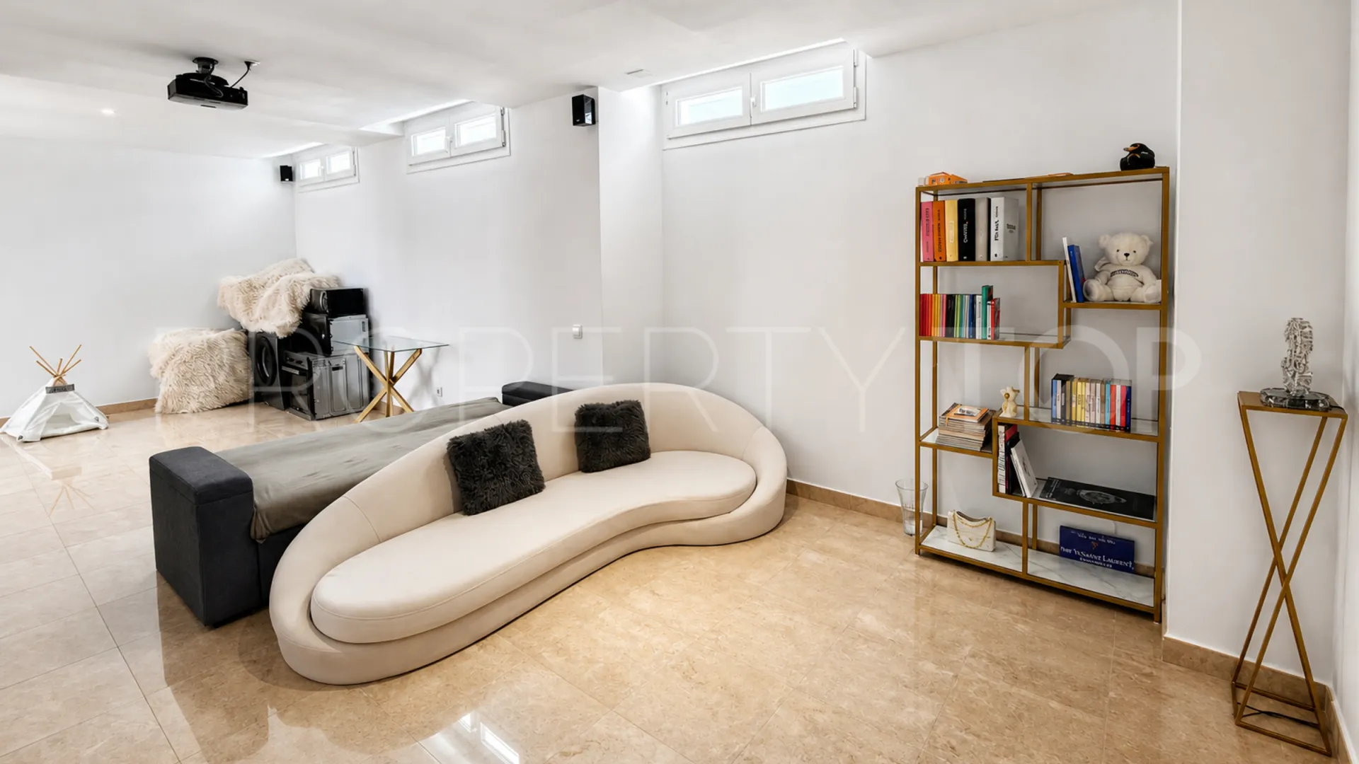 Villa for sale in La Duquesa