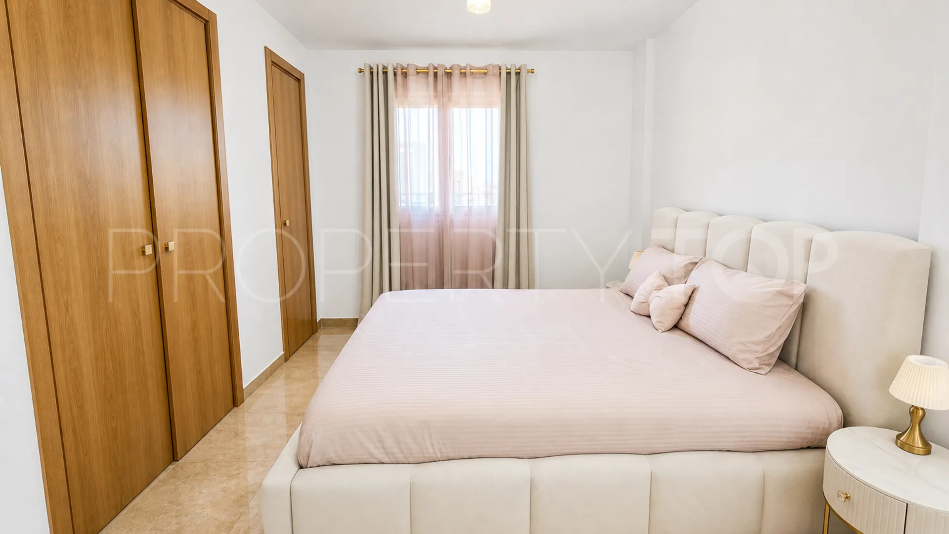 Villa for sale in La Duquesa