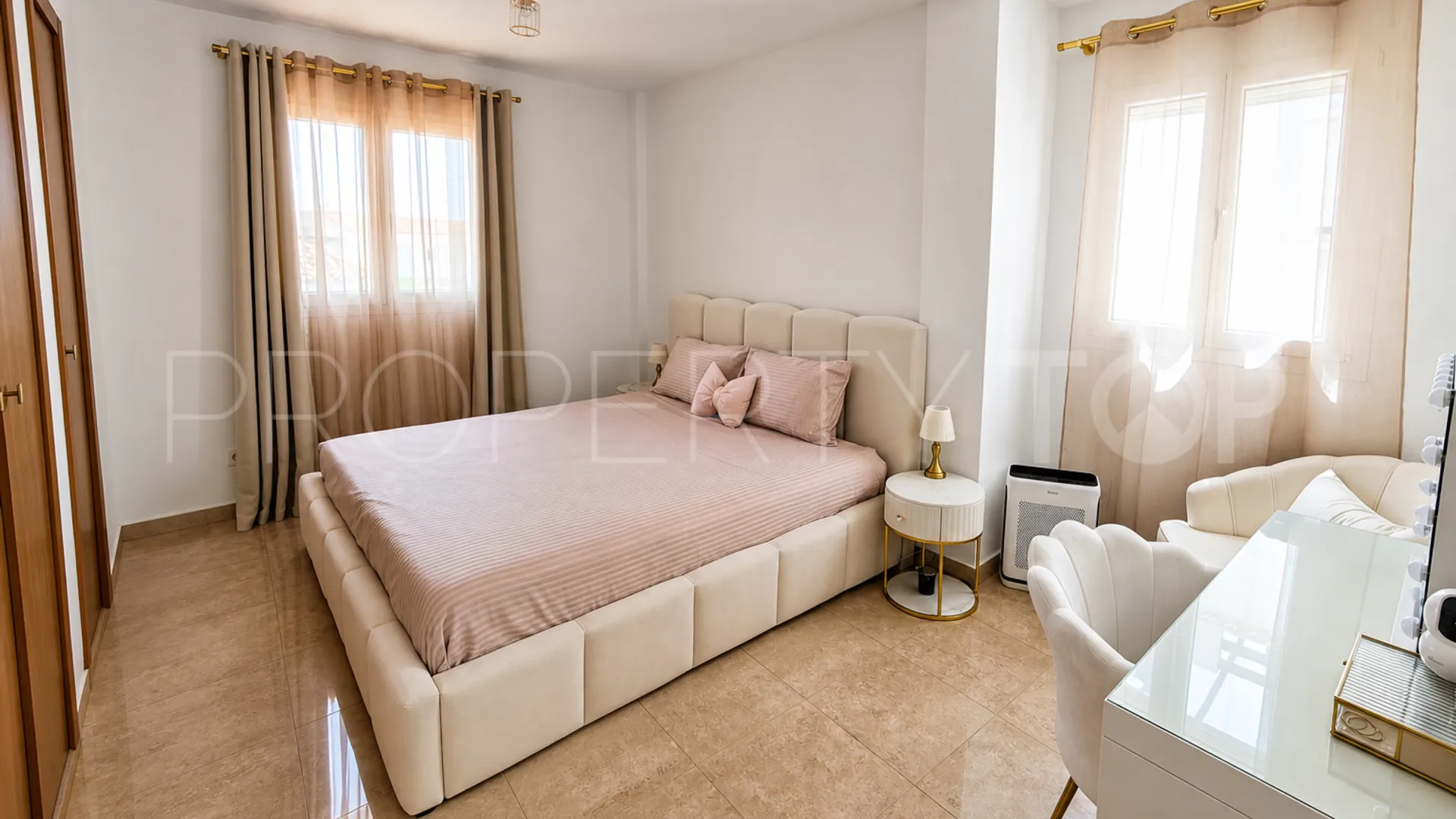 Villa for sale in La Duquesa