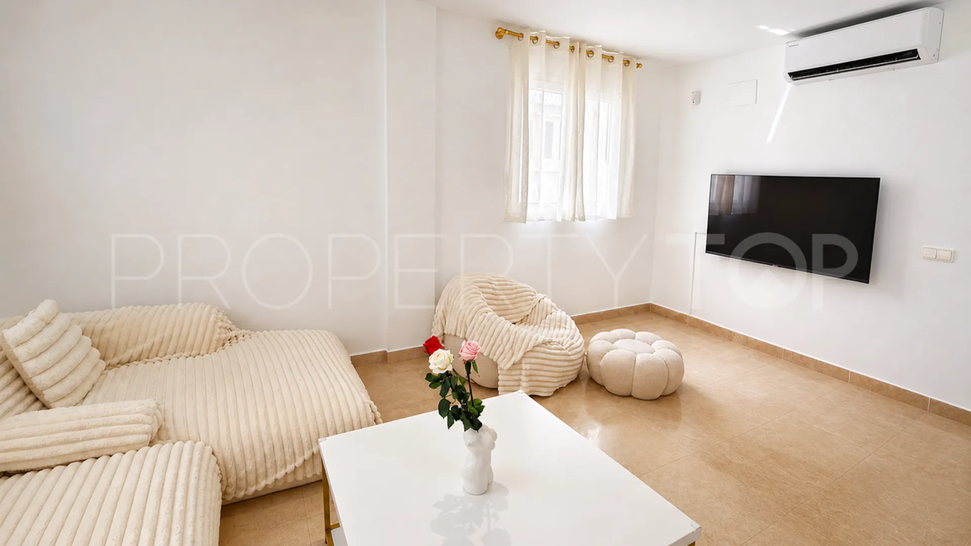 Villa for sale in La Duquesa