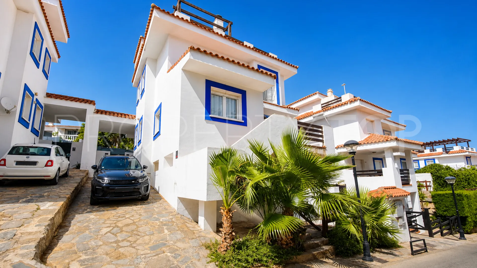 Villa for sale in La Duquesa