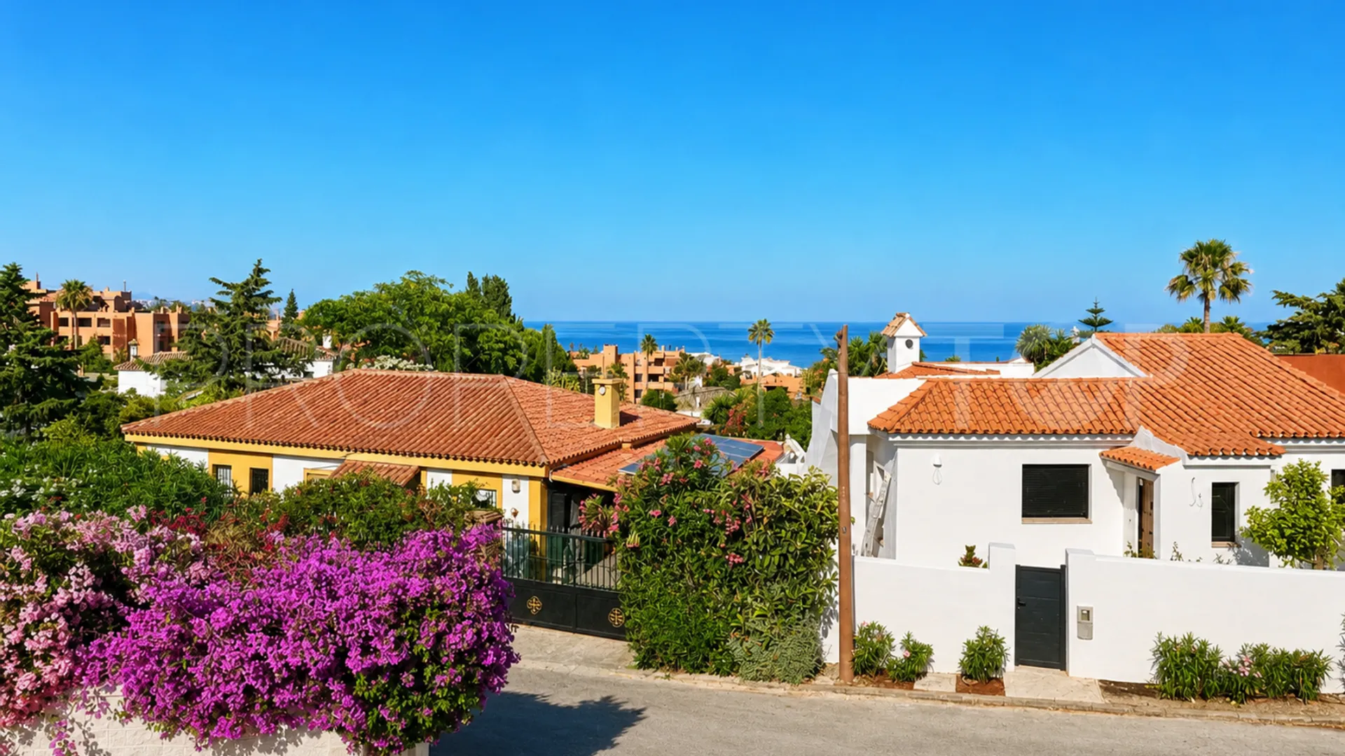Villa a la venta con 4 dormitorios en Estepona