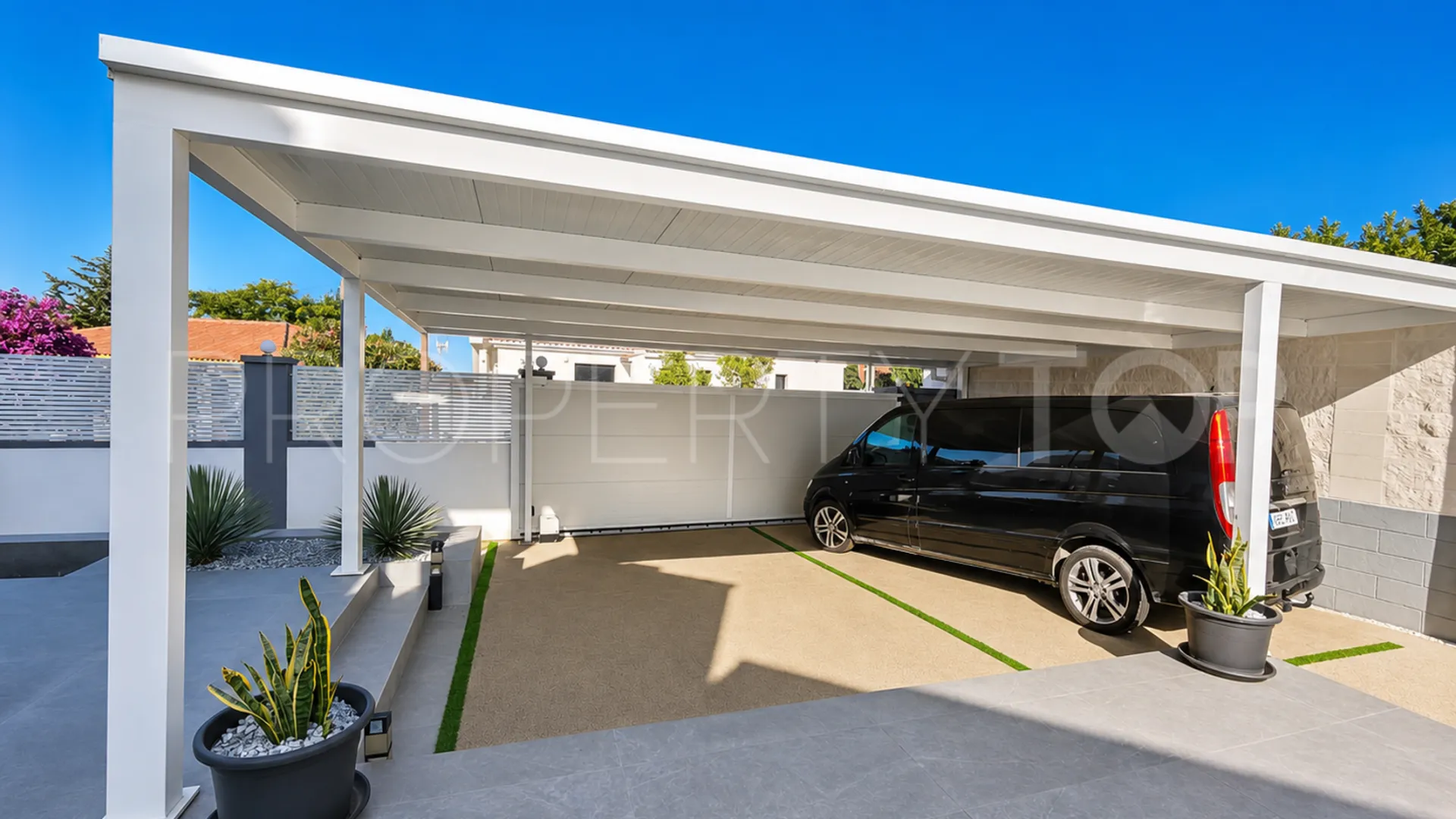 Villa a la venta con 4 dormitorios en Estepona