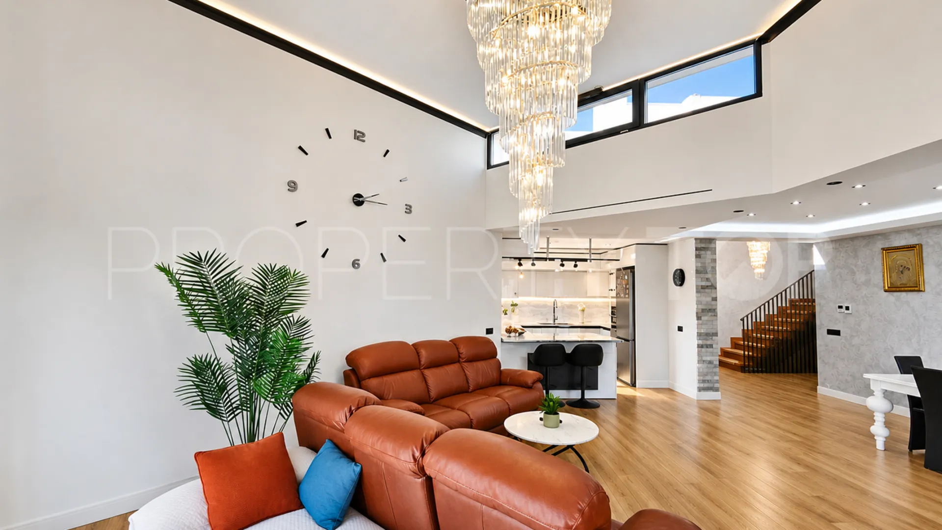 Villa a la venta con 4 dormitorios en Estepona