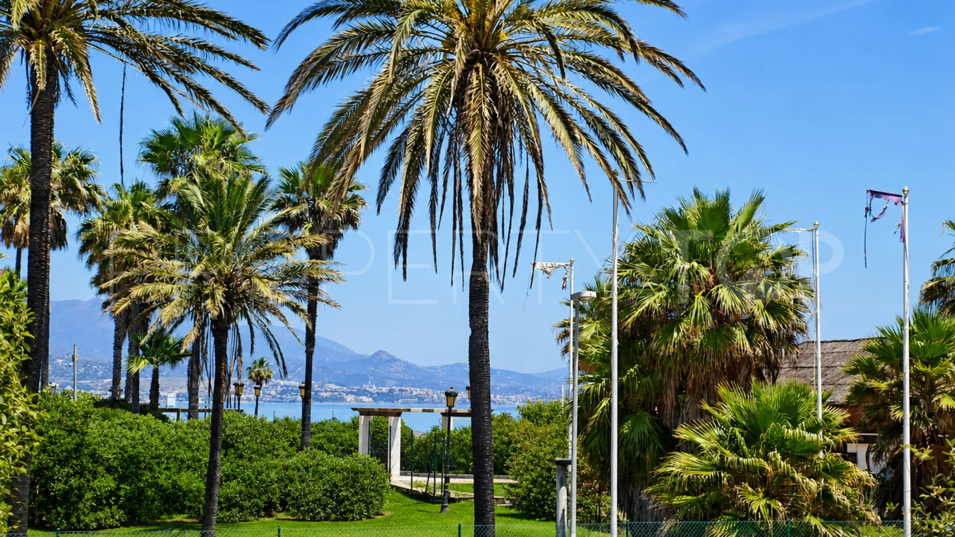 Puerto La Duquesa apartment for sale